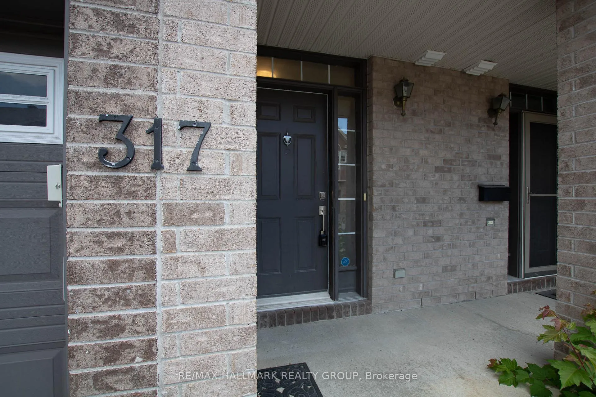 Photo 3 of 317 Freedom Private, Ottawa, Riverview Park — HOMEH