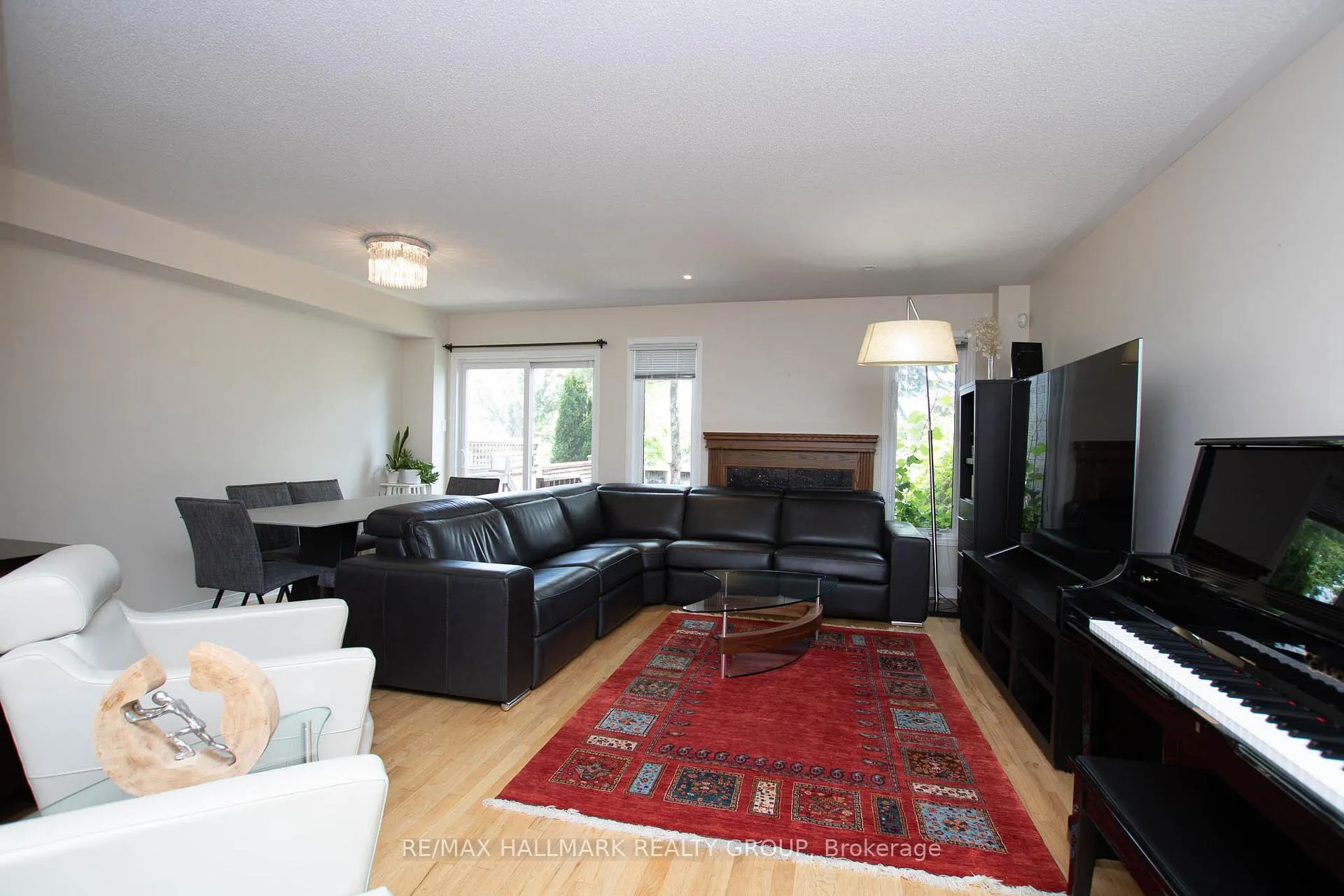 Photo 10 of 317 Freedom Private, Ottawa, Riverview Park — HOMEH