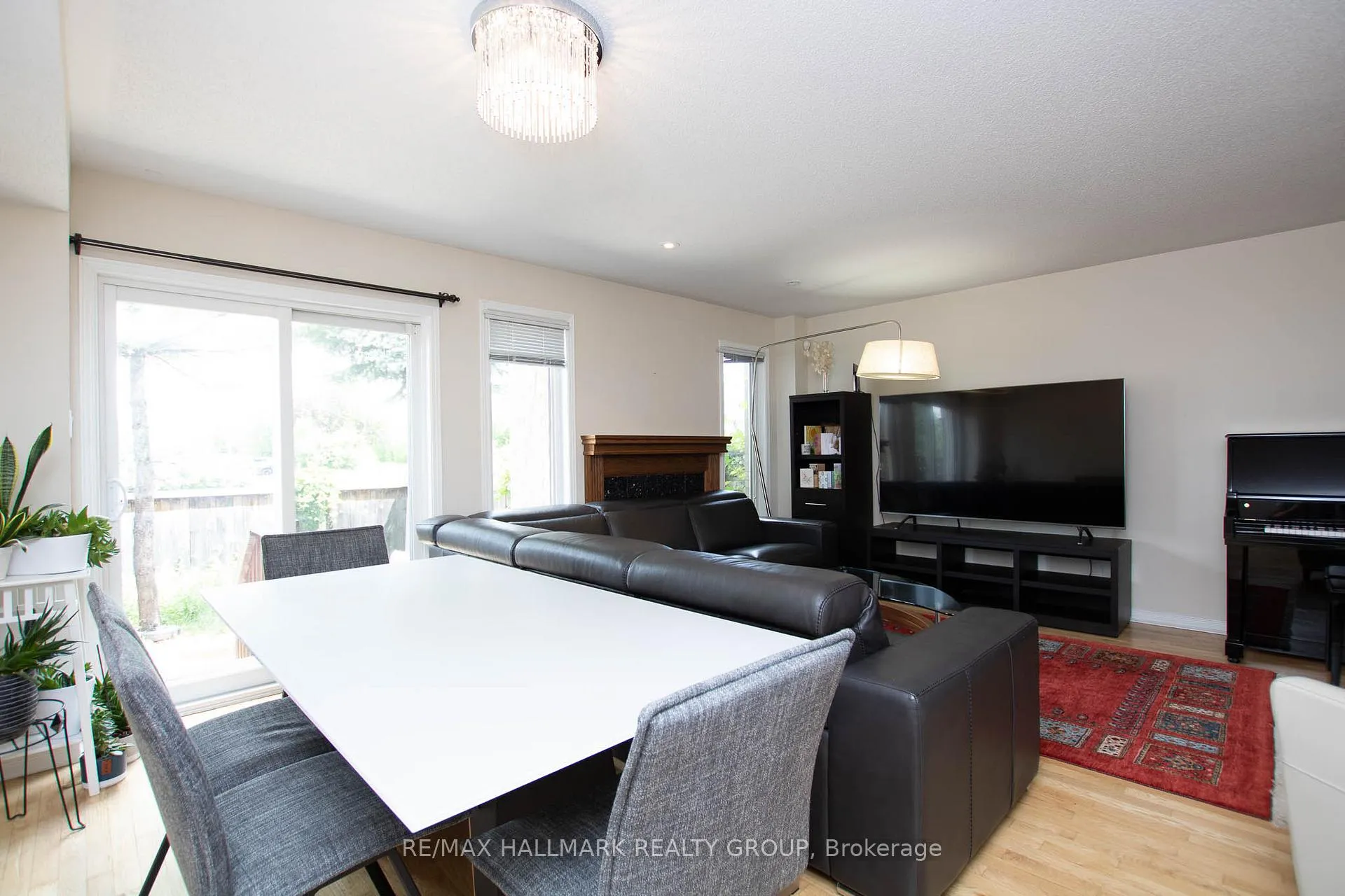 Photo 11 of 317 Freedom Private, Ottawa, Riverview Park — HOMEH