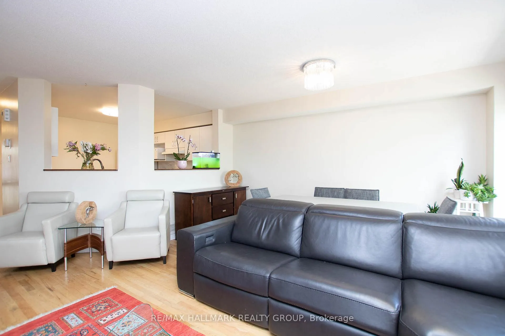 Photo 13 of 317 Freedom Private, Ottawa, Riverview Park — HOMEH