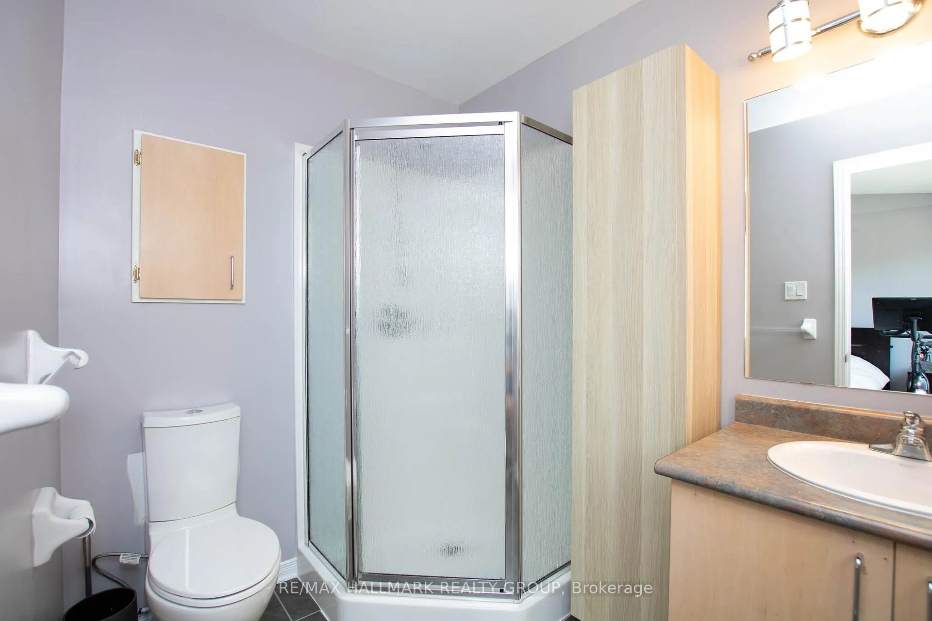 Photo 18 of 317 Freedom Private, Ottawa, Riverview Park — HOMEH