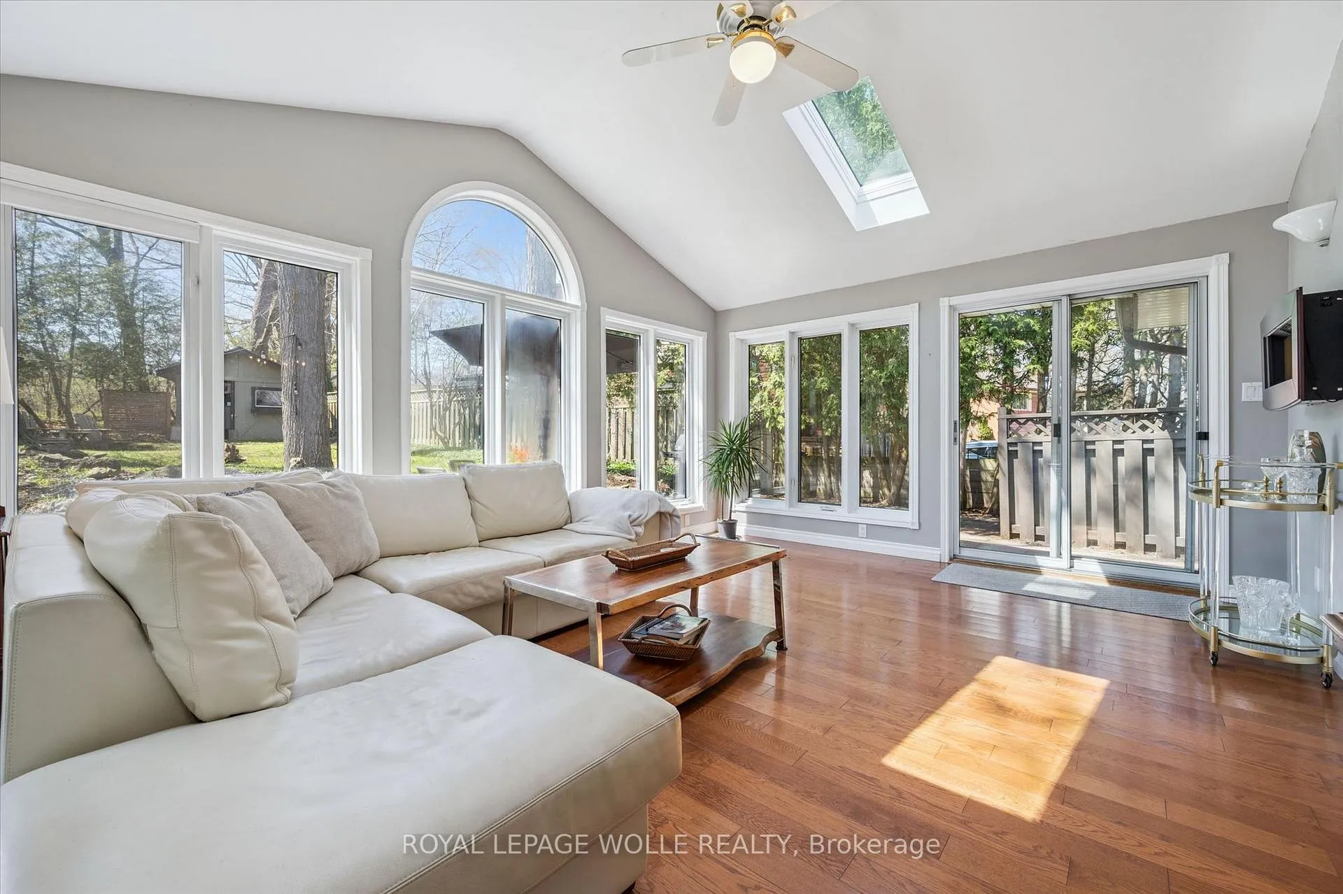 Photo 13 of 47 Hillcrest Lane, Kitchener, Bridgeport — HOMEH