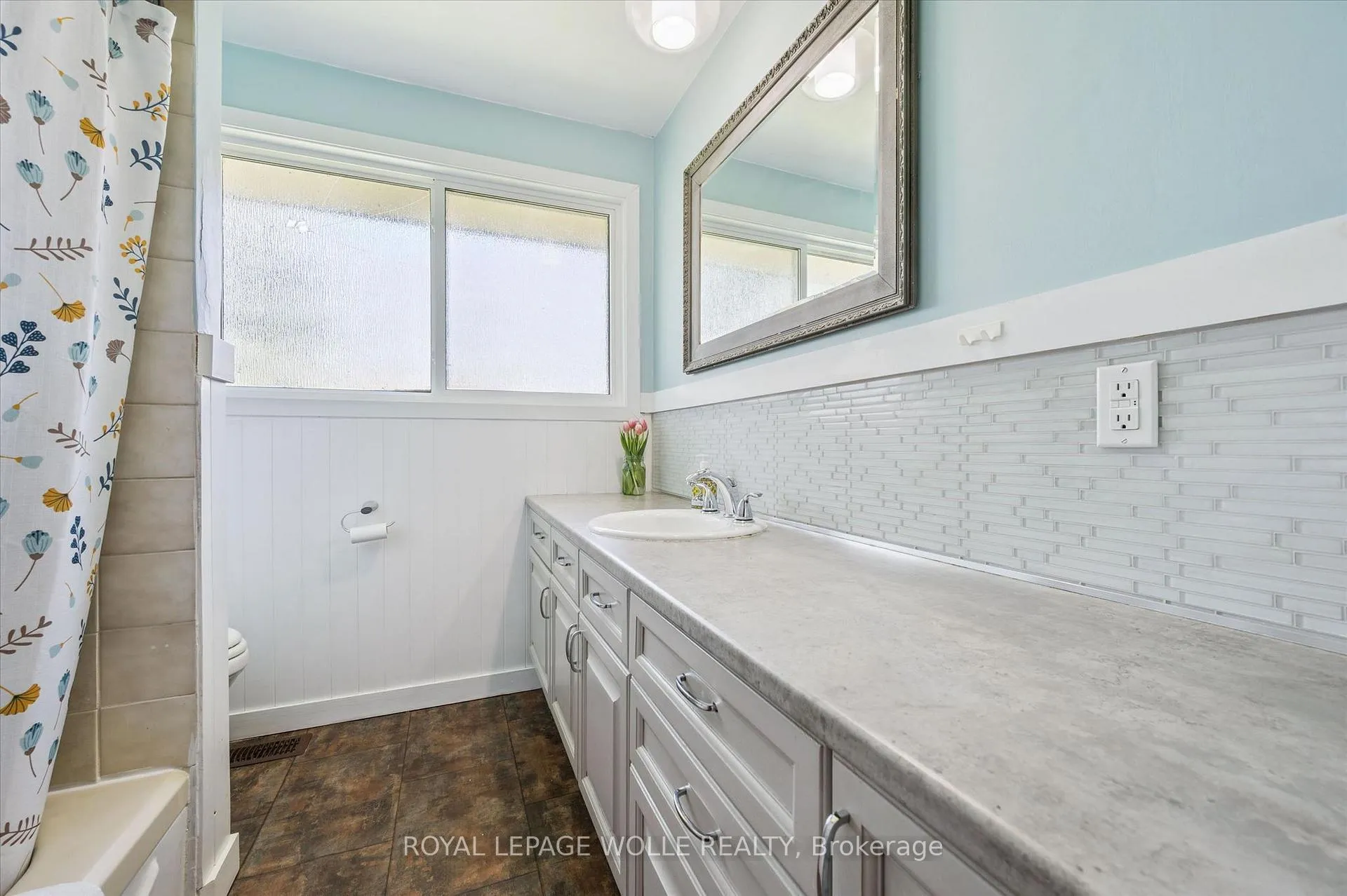Photo 22 of 47 Hillcrest Lane, Kitchener, Bridgeport — HOMEH