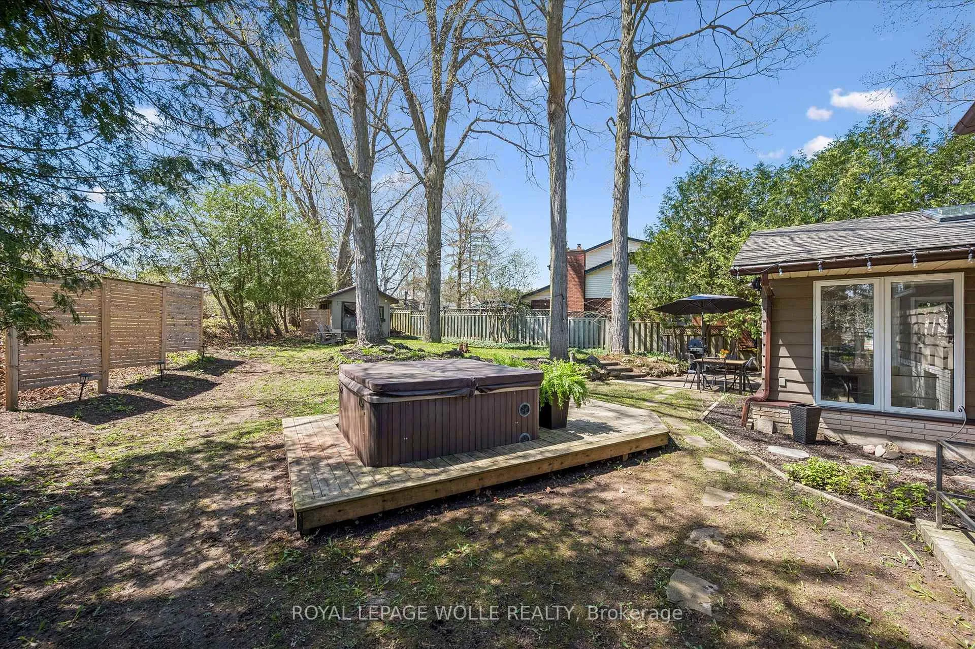 Photo 30 of 47 Hillcrest Lane, Kitchener, Bridgeport — HOMEH