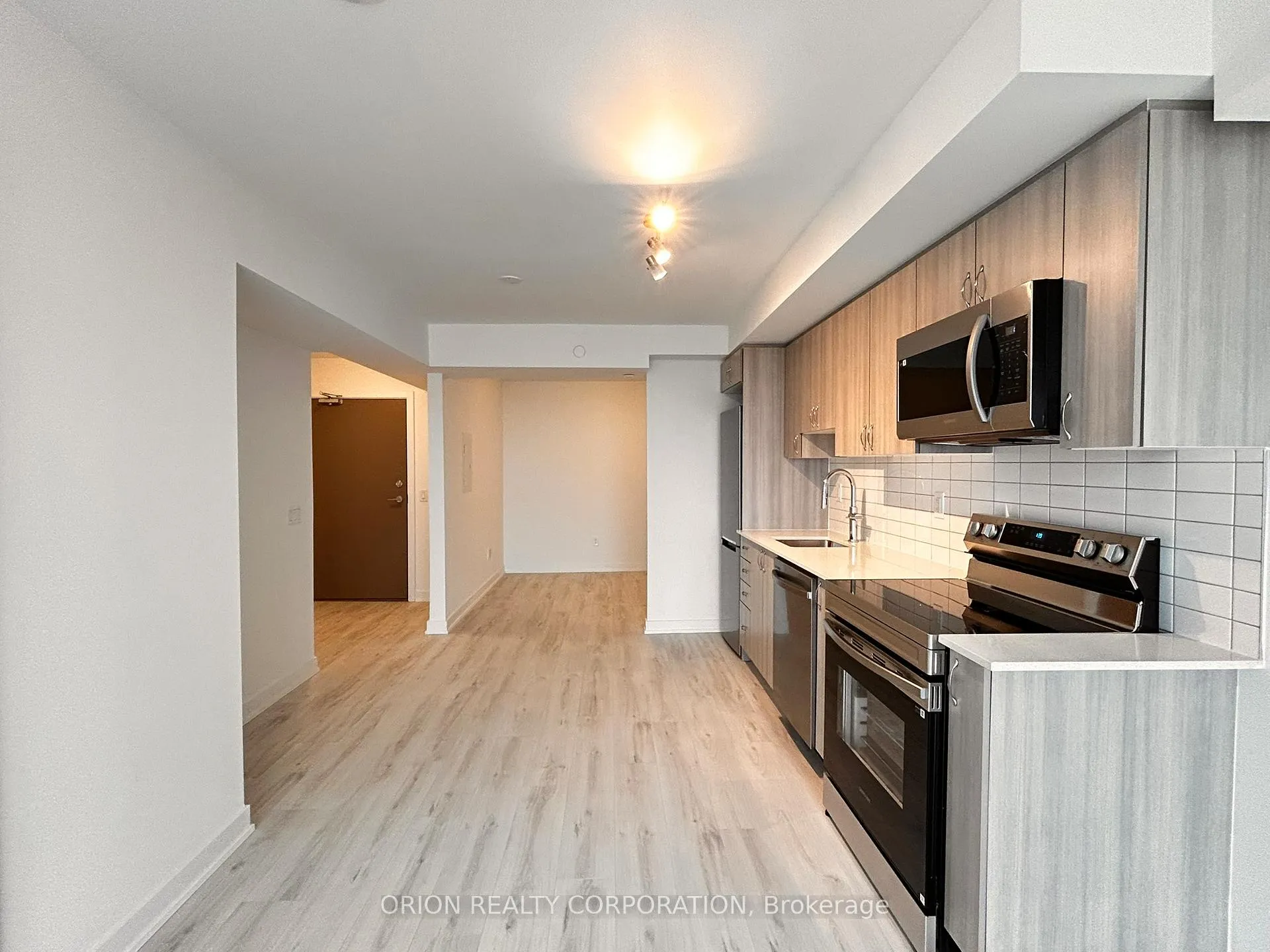 Photo 1 of Unit 2407, 1010 Sandy Beach Road, Pickering, Bay Ridges — HOMEH