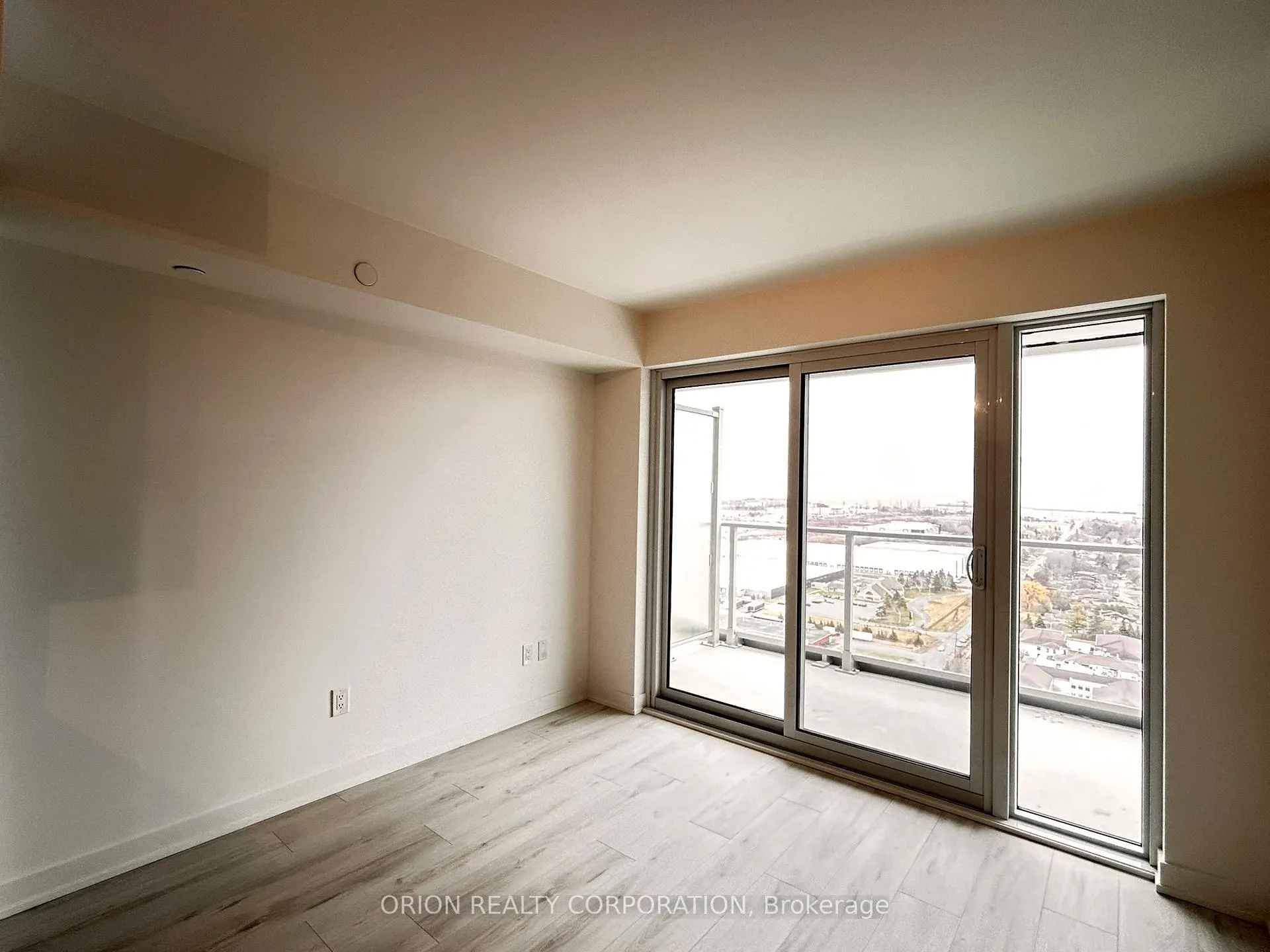 Photo 5 of Unit 2407, 1010 Sandy Beach Road, Pickering, Bay Ridges — HOMEH