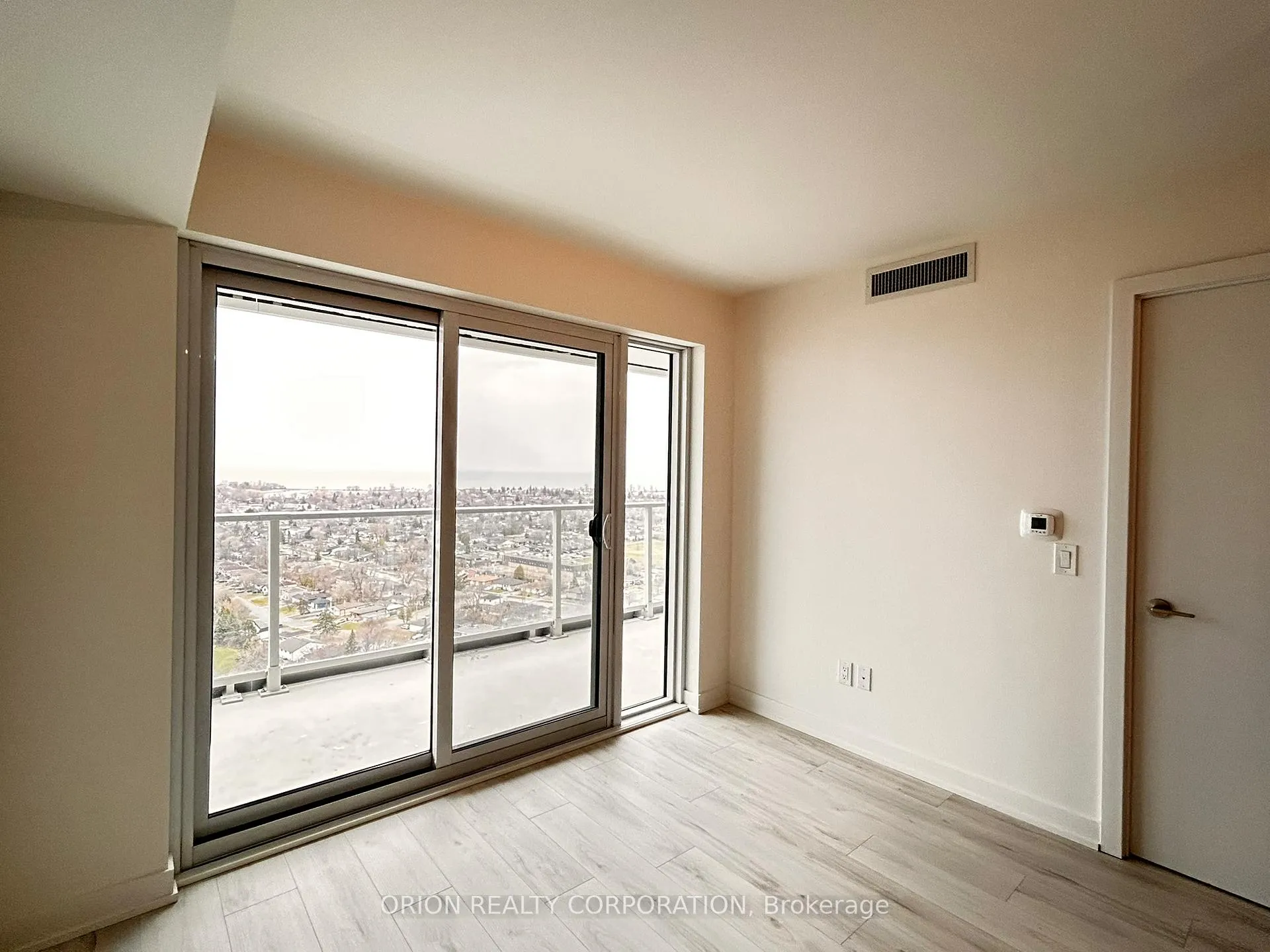 Photo 6 of Unit 2407, 1010 Sandy Beach Road, Pickering, Bay Ridges — HOMEH