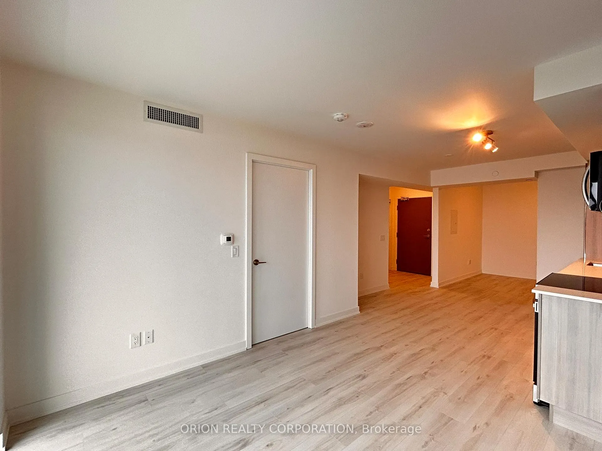 Photo 7 of Unit 2407, 1010 Sandy Beach Road, Pickering, Bay Ridges — HOMEH