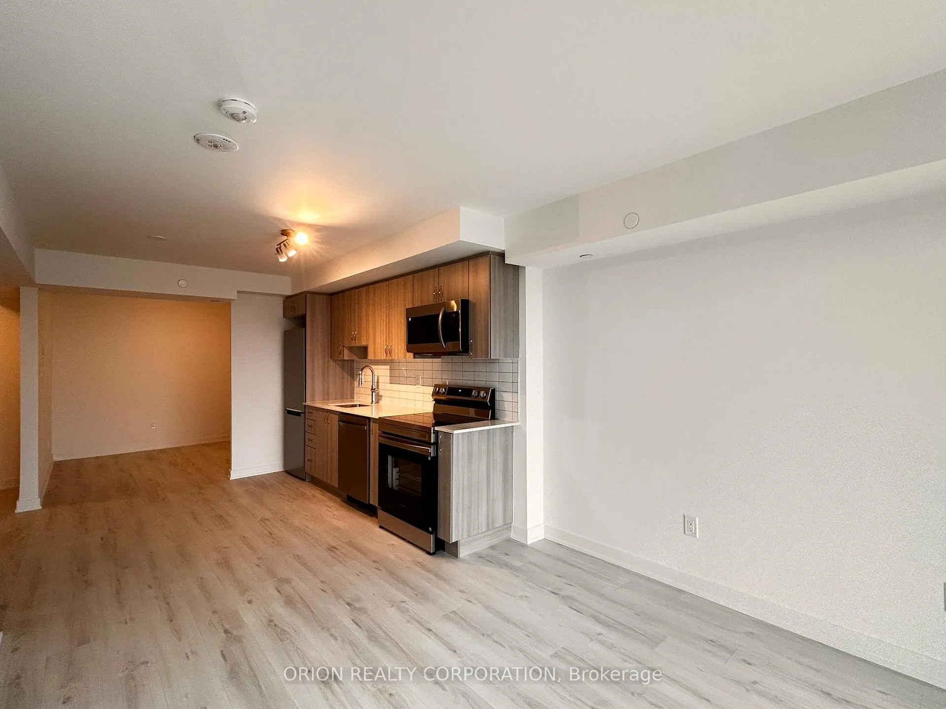 Photo 9 of Unit 2407, 1010 Sandy Beach Road, Pickering, Bay Ridges — HOMEH