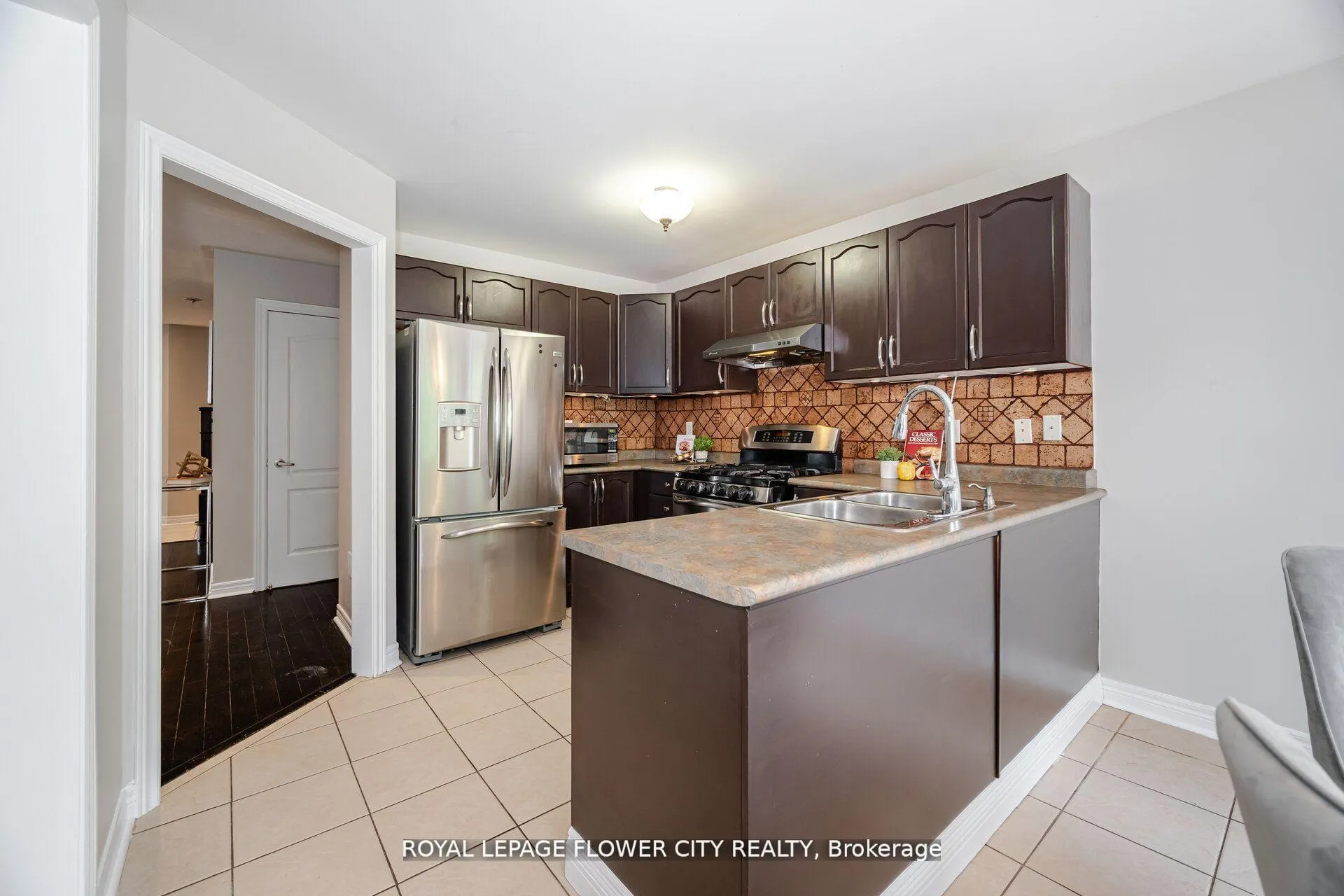 Photo 6 of 61 Headwater Road, Caledon, Bolton West — HOMEH