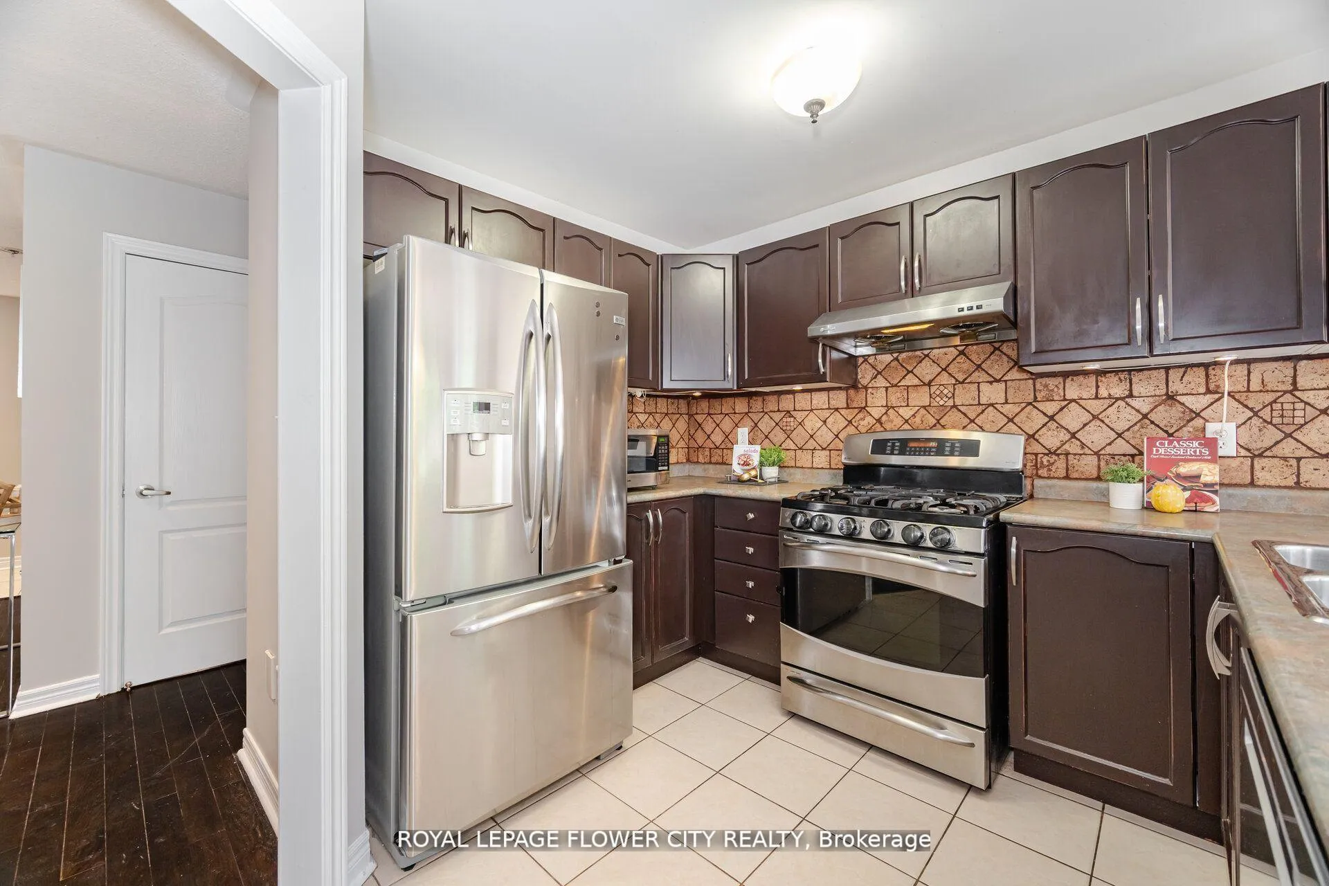 Photo 9 of 61 Headwater Road, Caledon, Bolton West — HOMEH