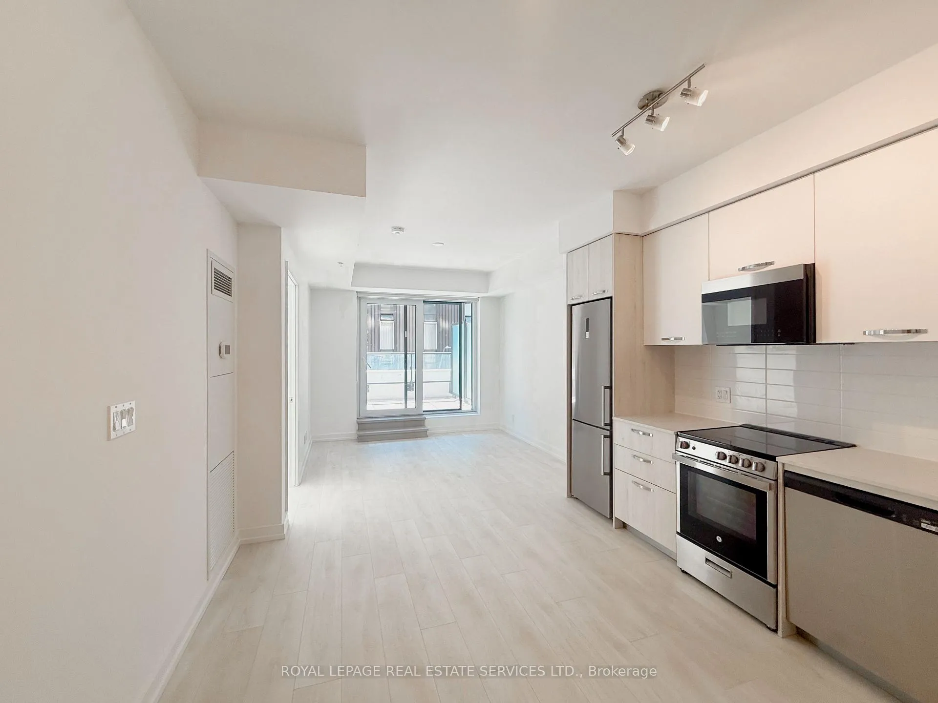 Photo 3 of Unit 315, 75 James Street S, Hamilton, Durand — HOMEH