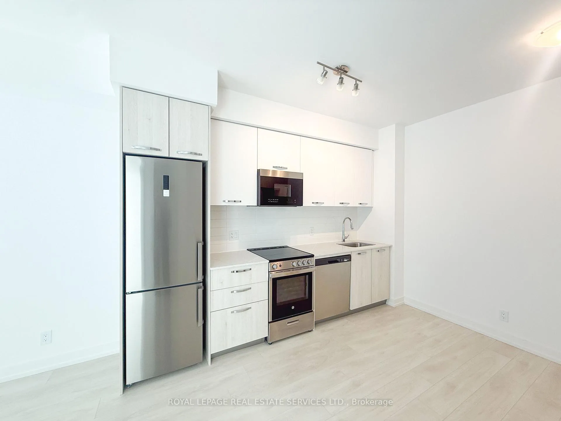 Photo 8 of Unit 315, 75 James Street S, Hamilton, Durand — HOMEH