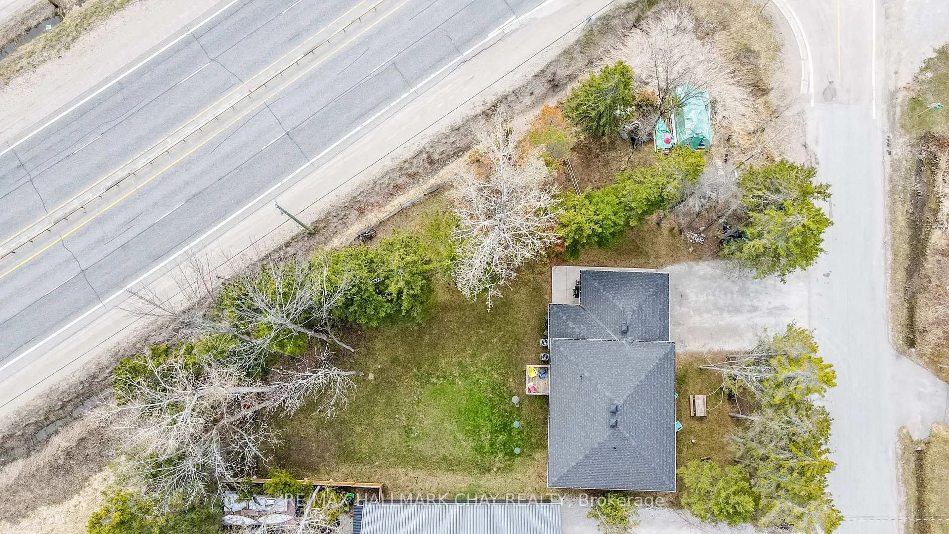 Photo 11 of 2082 Centre Avenue, Severn, Ardtrea — HOMEH