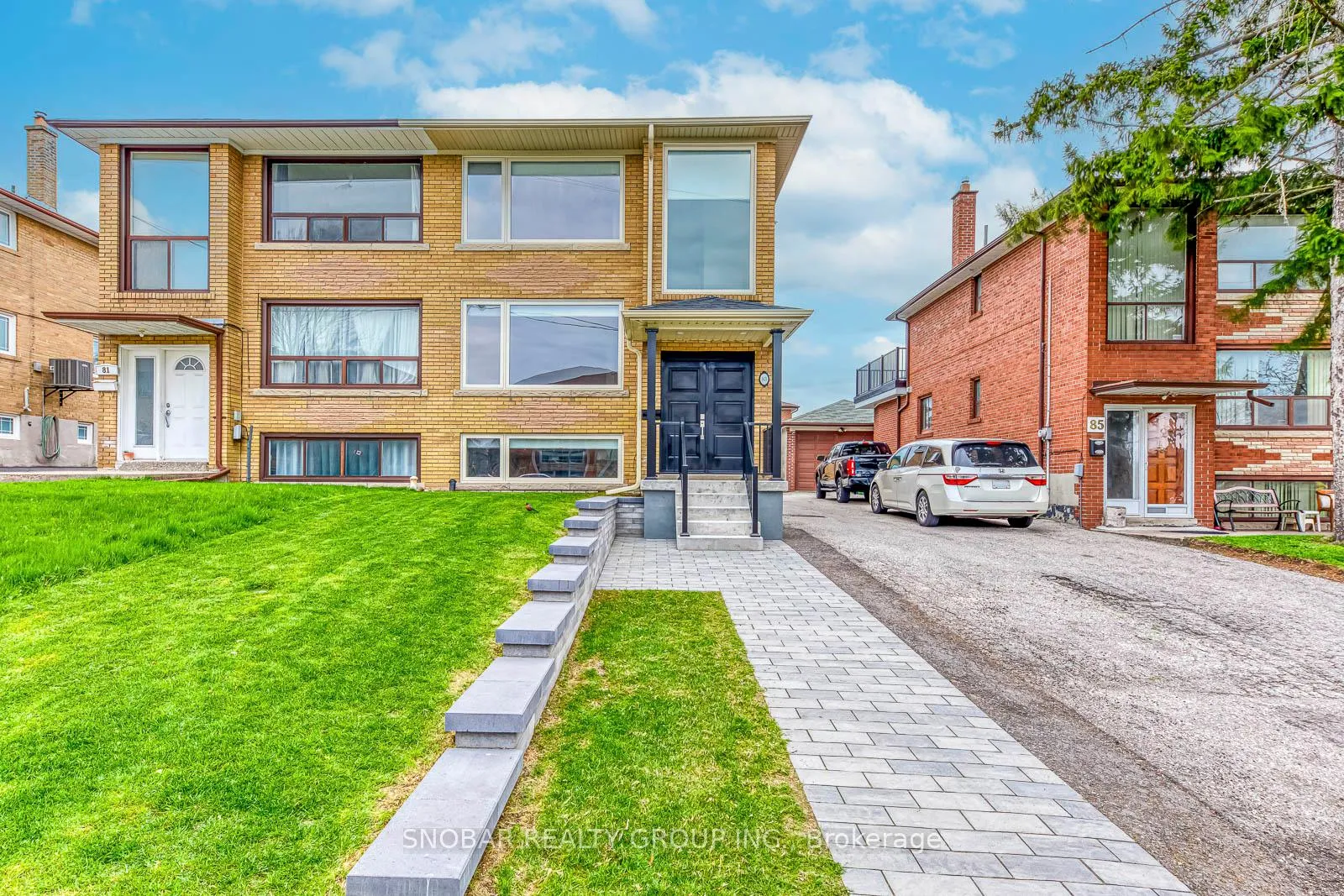 Photo 2 of 83 Clairton Crescent, Toronto, Rockcliffe-Smythe — HOMEH