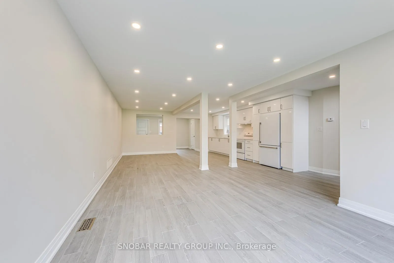 Photo 4 of 83 Clairton Crescent, Toronto, Rockcliffe-Smythe — HOMEH