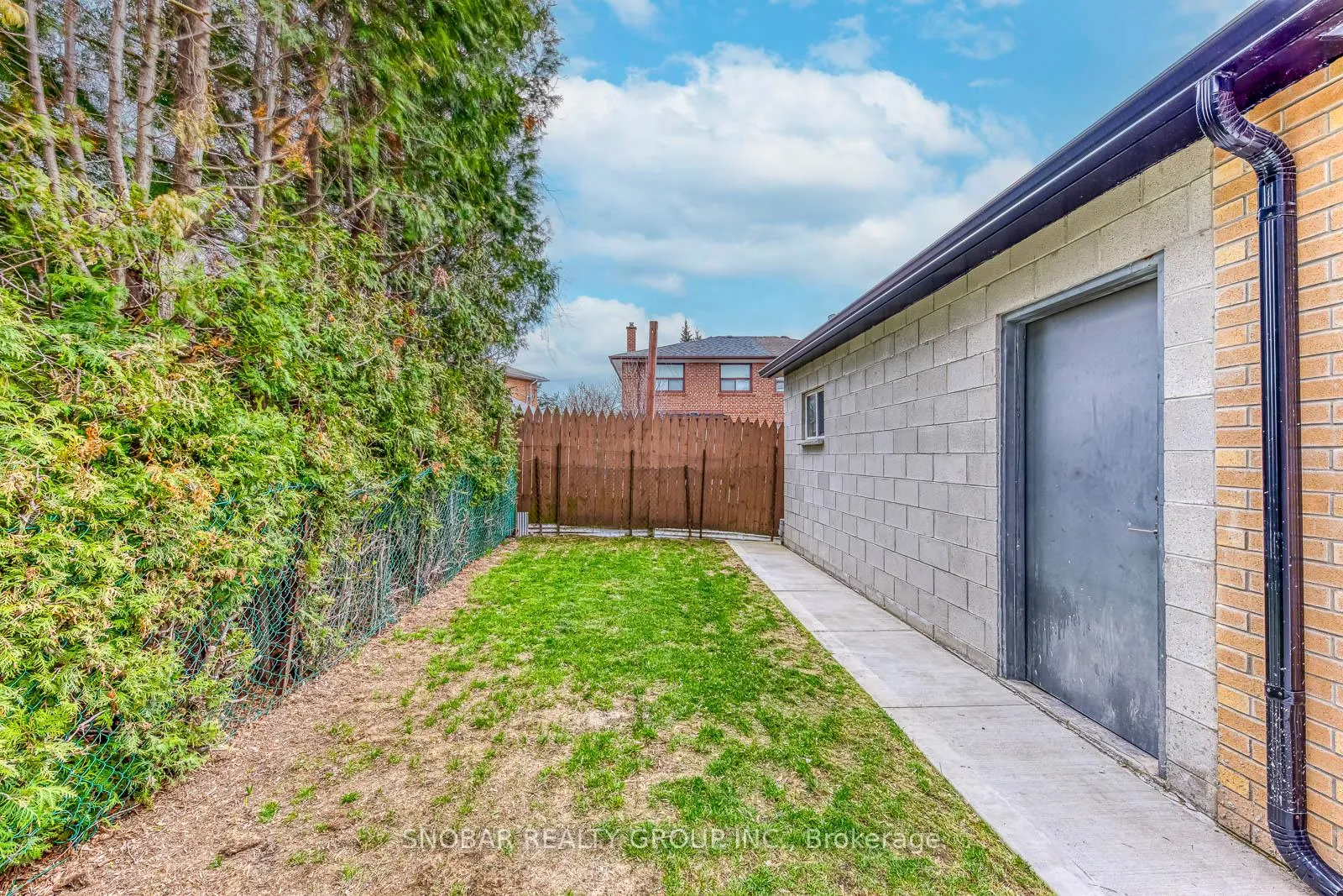Photo 29 of 83 Clairton Crescent, Toronto, Rockcliffe-Smythe — HOMEH