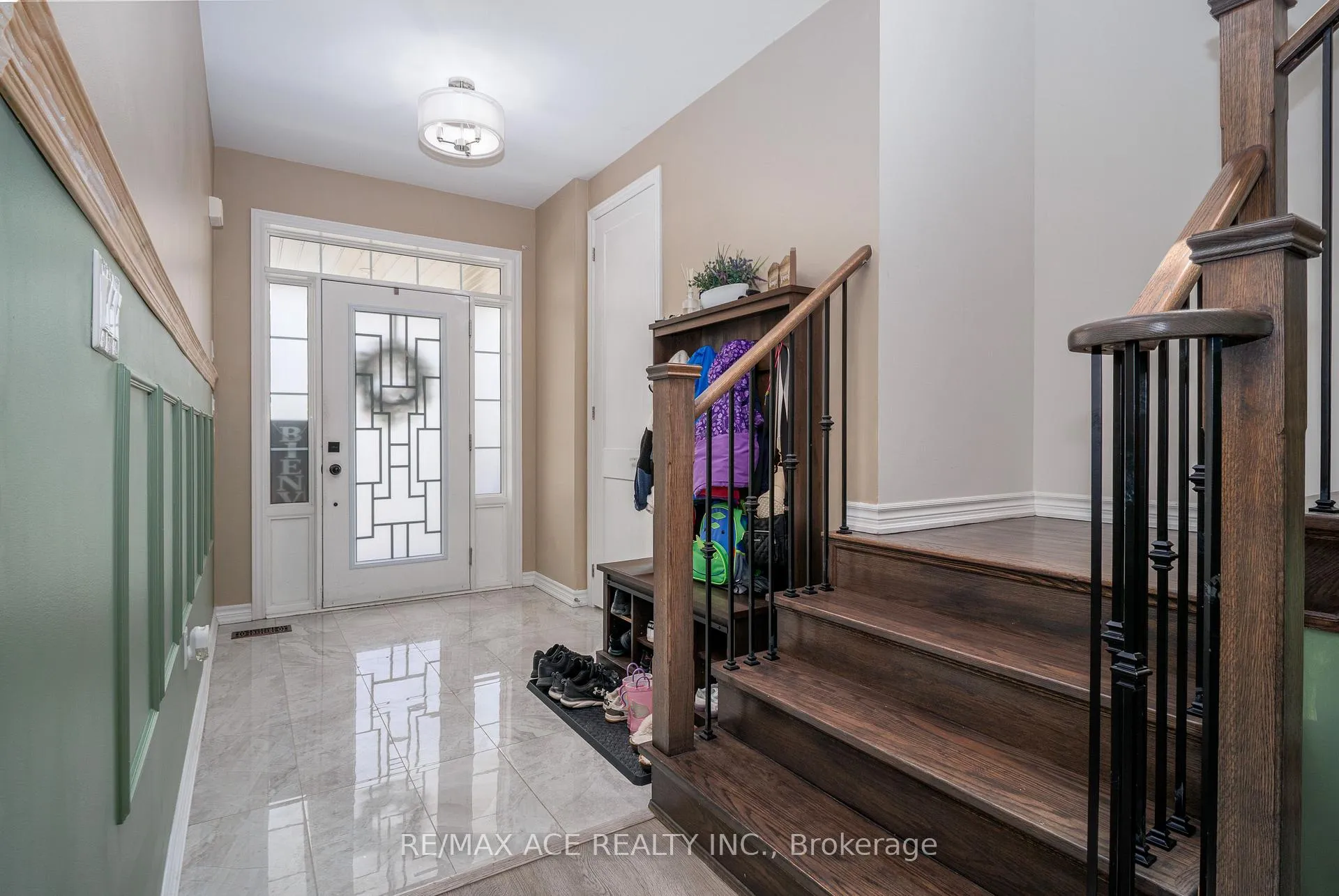 Photo 7 of 34 Albert Christie Street, Clarington, Bowmanville — HOMEH