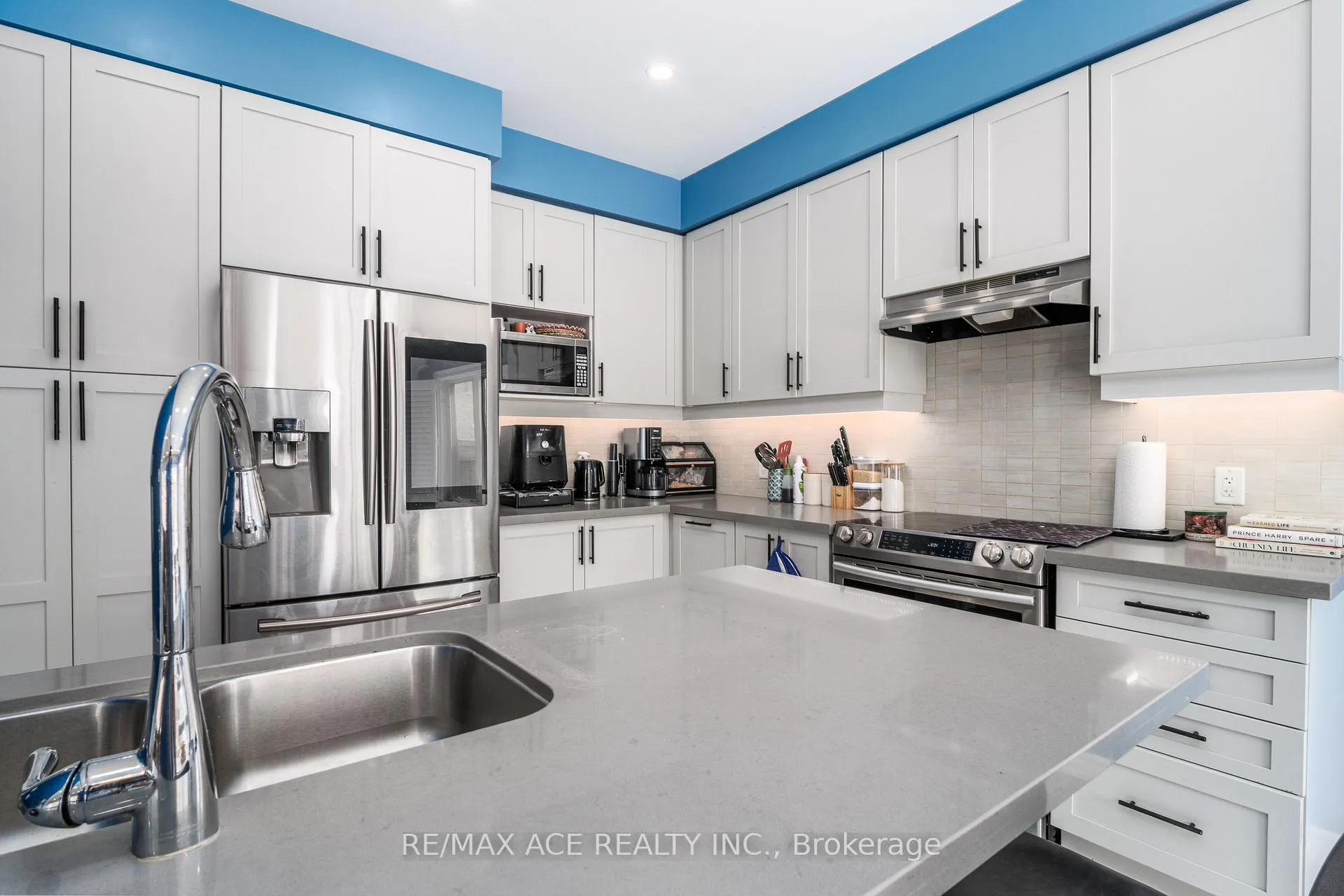 Photo 14 of 34 Albert Christie Street, Clarington, Bowmanville — HOMEH