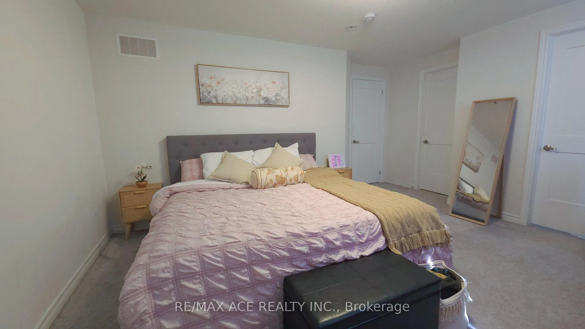 Photo 17 of 34 Albert Christie Street, Clarington, Bowmanville — HOMEH