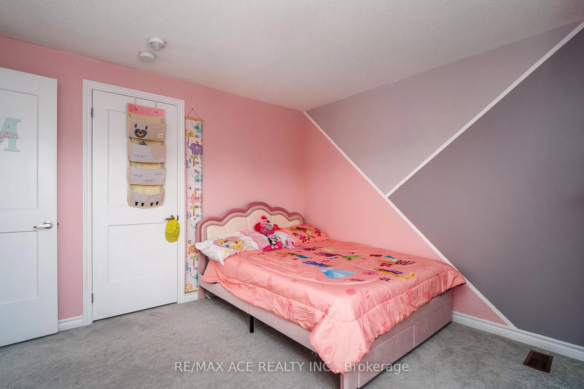 Photo 22 of 34 Albert Christie Street, Clarington, Bowmanville — HOMEH