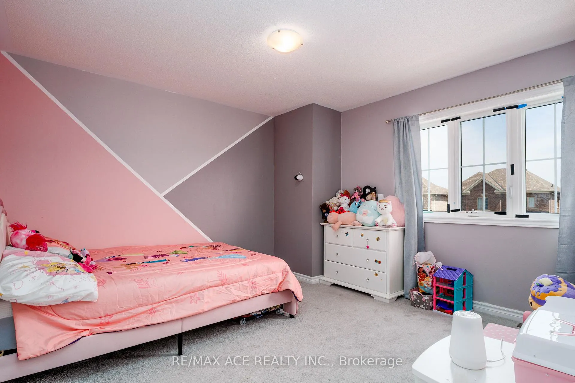 Photo 23 of 34 Albert Christie Street, Clarington, Bowmanville — HOMEH