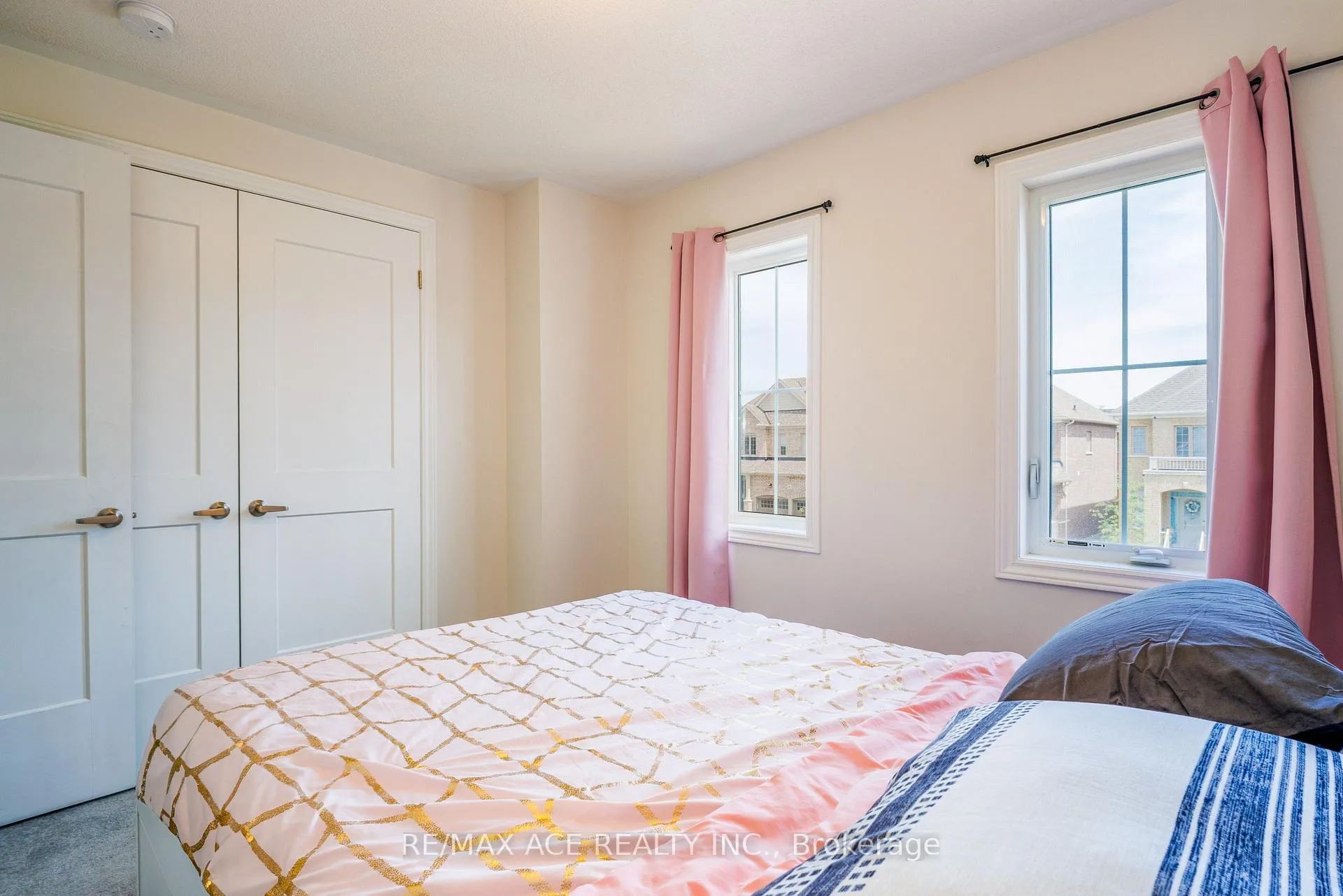 Photo 27 of 34 Albert Christie Street, Clarington, Bowmanville — HOMEH