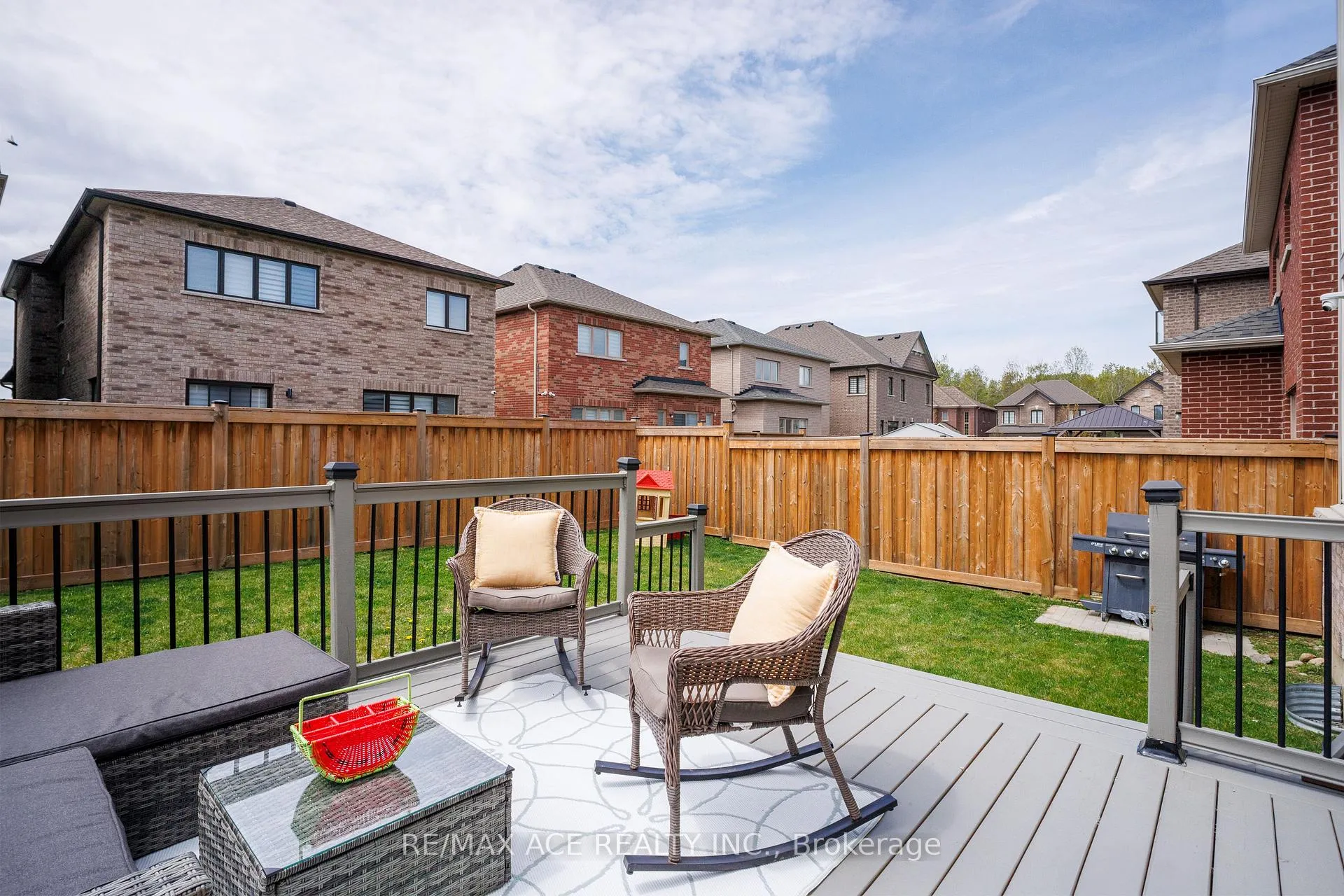 Photo 34 of 34 Albert Christie Street, Clarington, Bowmanville — HOMEH