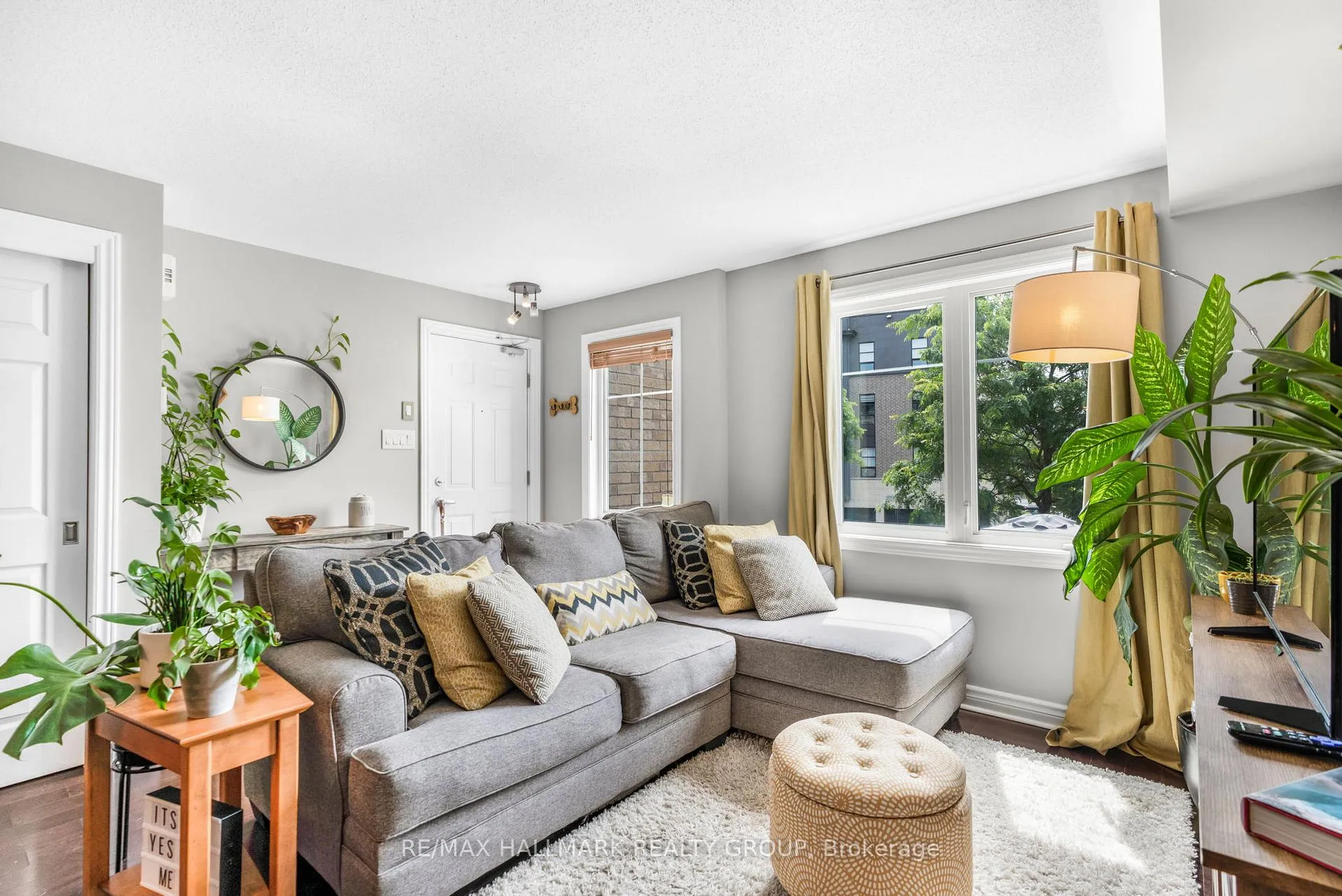 Photo 9 of 265 Titanium A Private, Ottawa, Convent Glen North — HOMEH