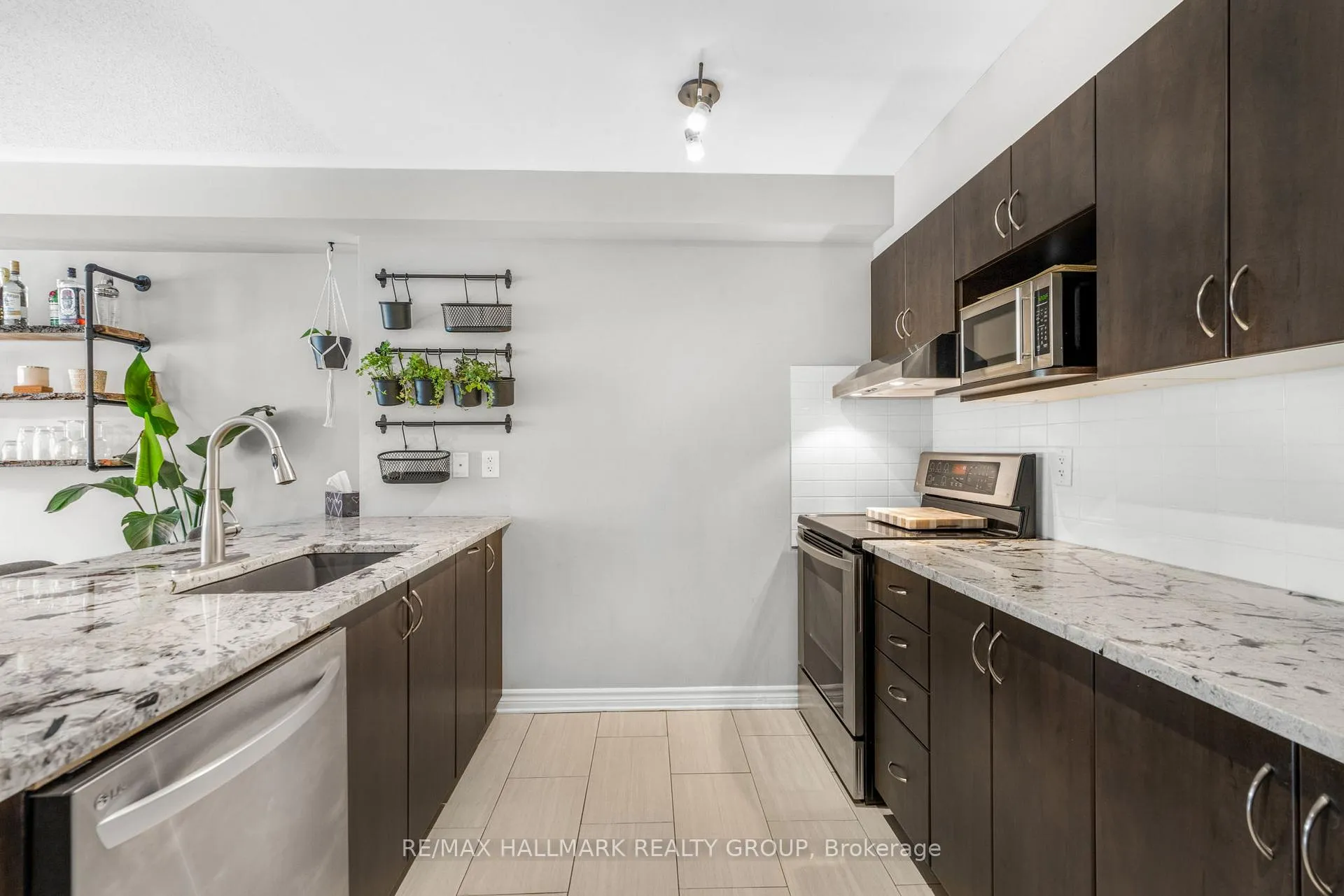 Photo 15 of 265 Titanium A Private, Ottawa, Convent Glen North — HOMEH