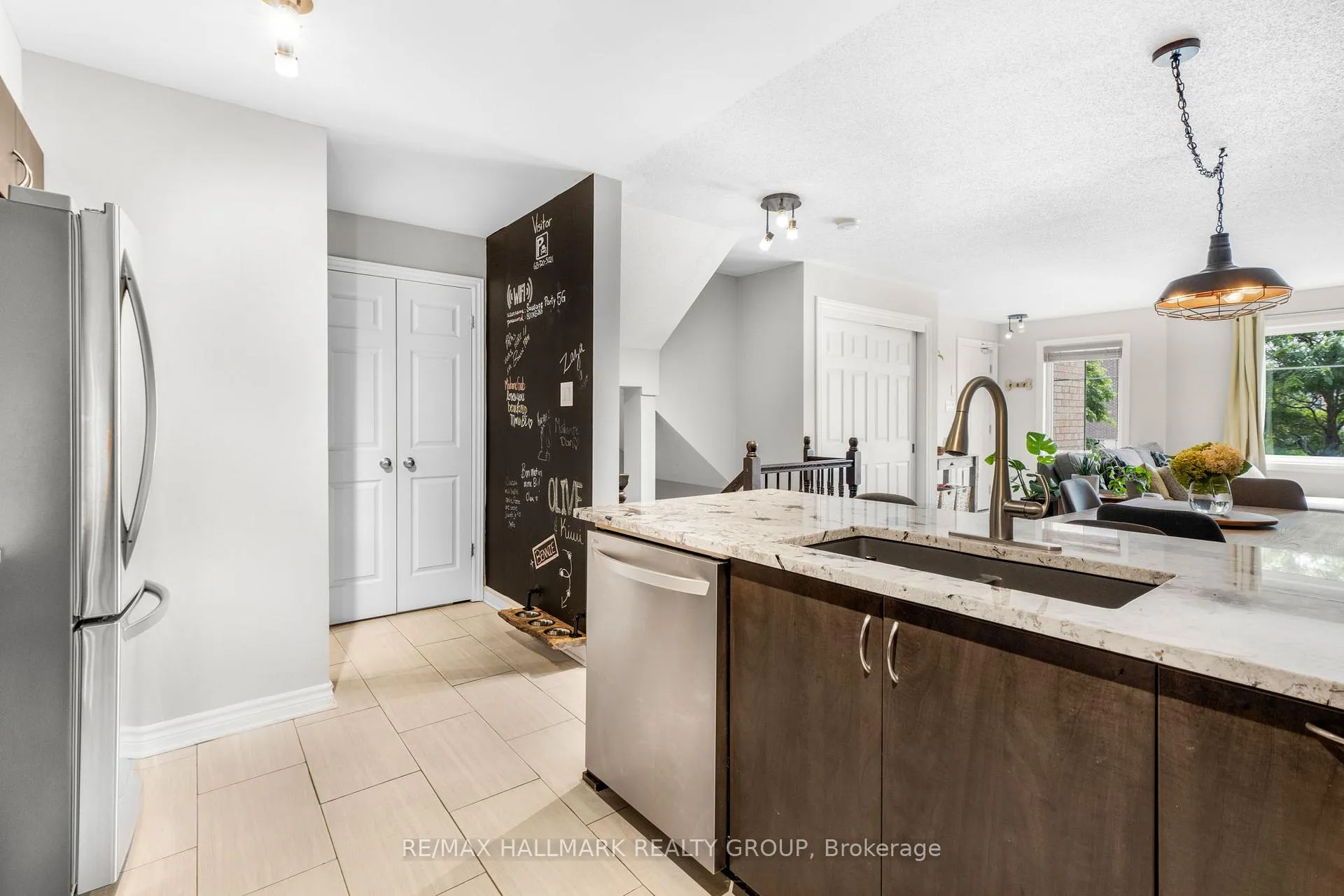 Photo 17 of 265 Titanium A Private, Ottawa, Convent Glen North — HOMEH