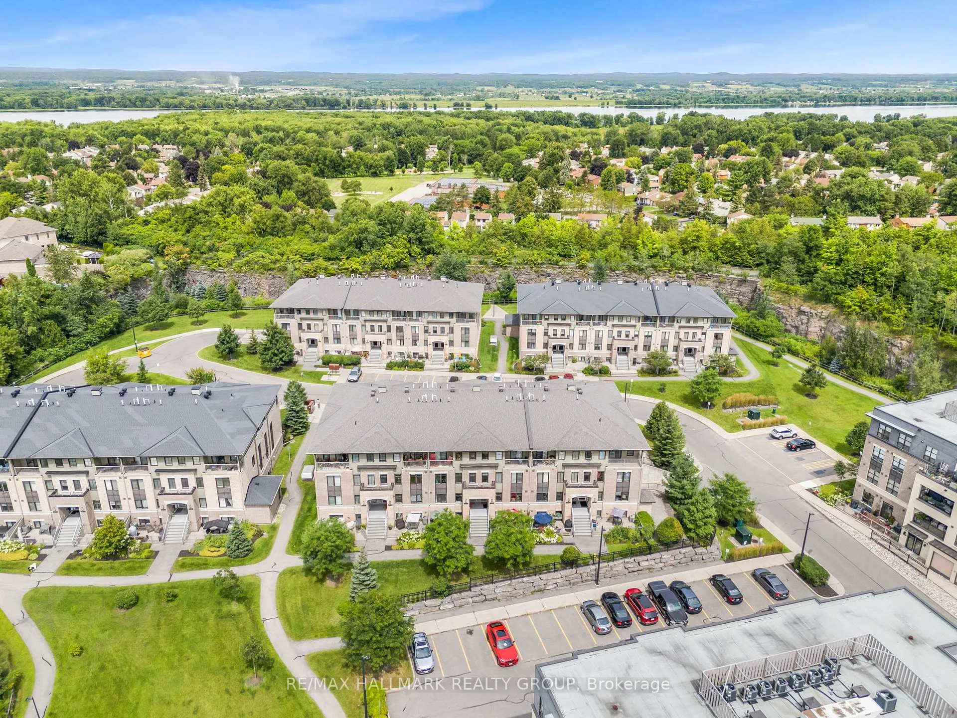 Photo 25 of 265 Titanium A Private, Ottawa, Convent Glen North — HOMEH