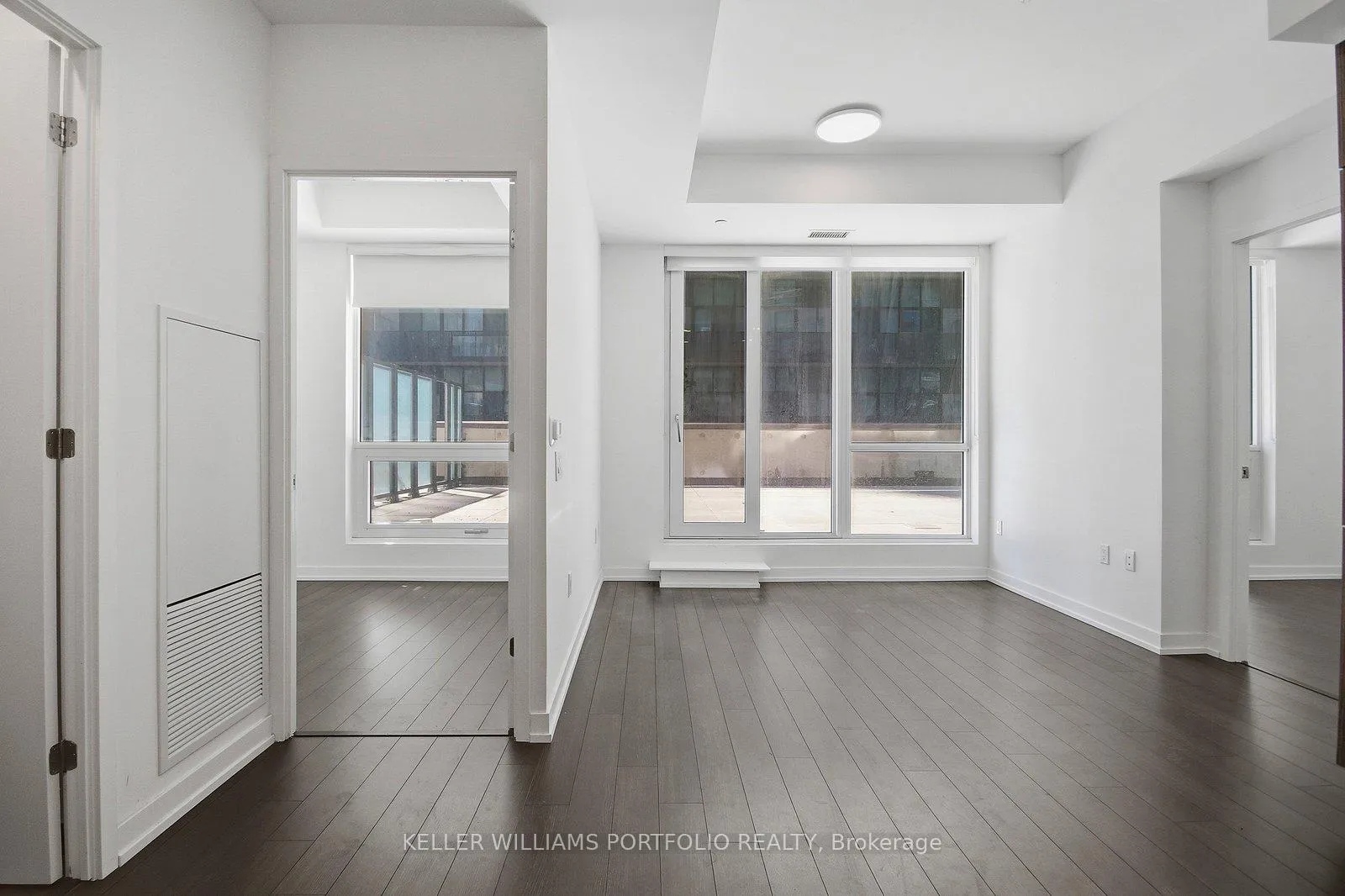 Photo 2 of Unit 506, 39 Roehampton Avenue, Toronto, Mount Pleasant West — HOMEH