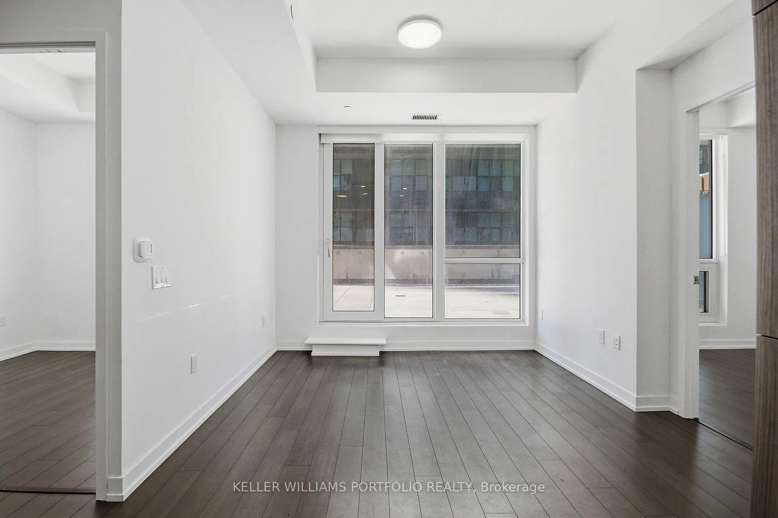 Photo 8 of Unit 506, 39 Roehampton Avenue, Toronto, Mount Pleasant West — HOMEH