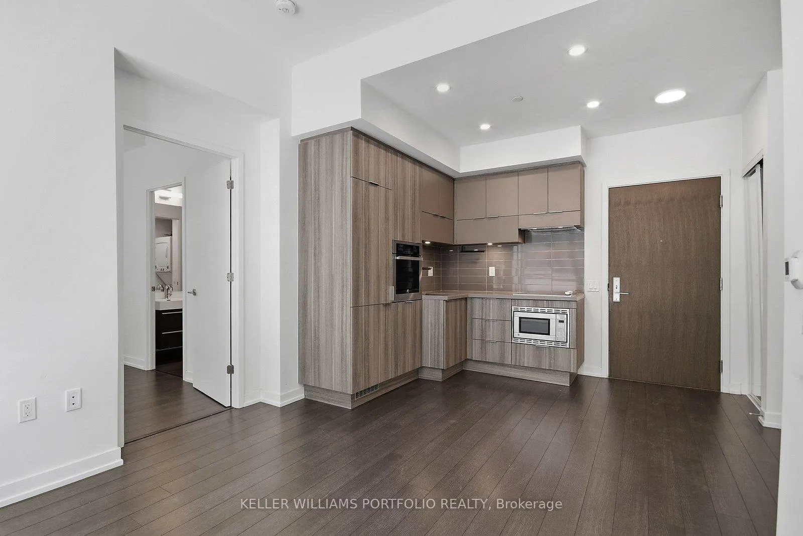 Photo 10 of Unit 506, 39 Roehampton Avenue, Toronto, Mount Pleasant West — HOMEH