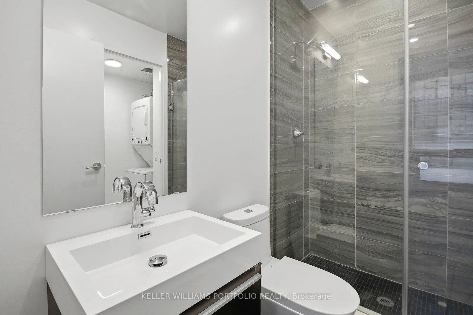 Photo 17 of Unit 506, 39 Roehampton Avenue, Toronto, Mount Pleasant West — HOMEH