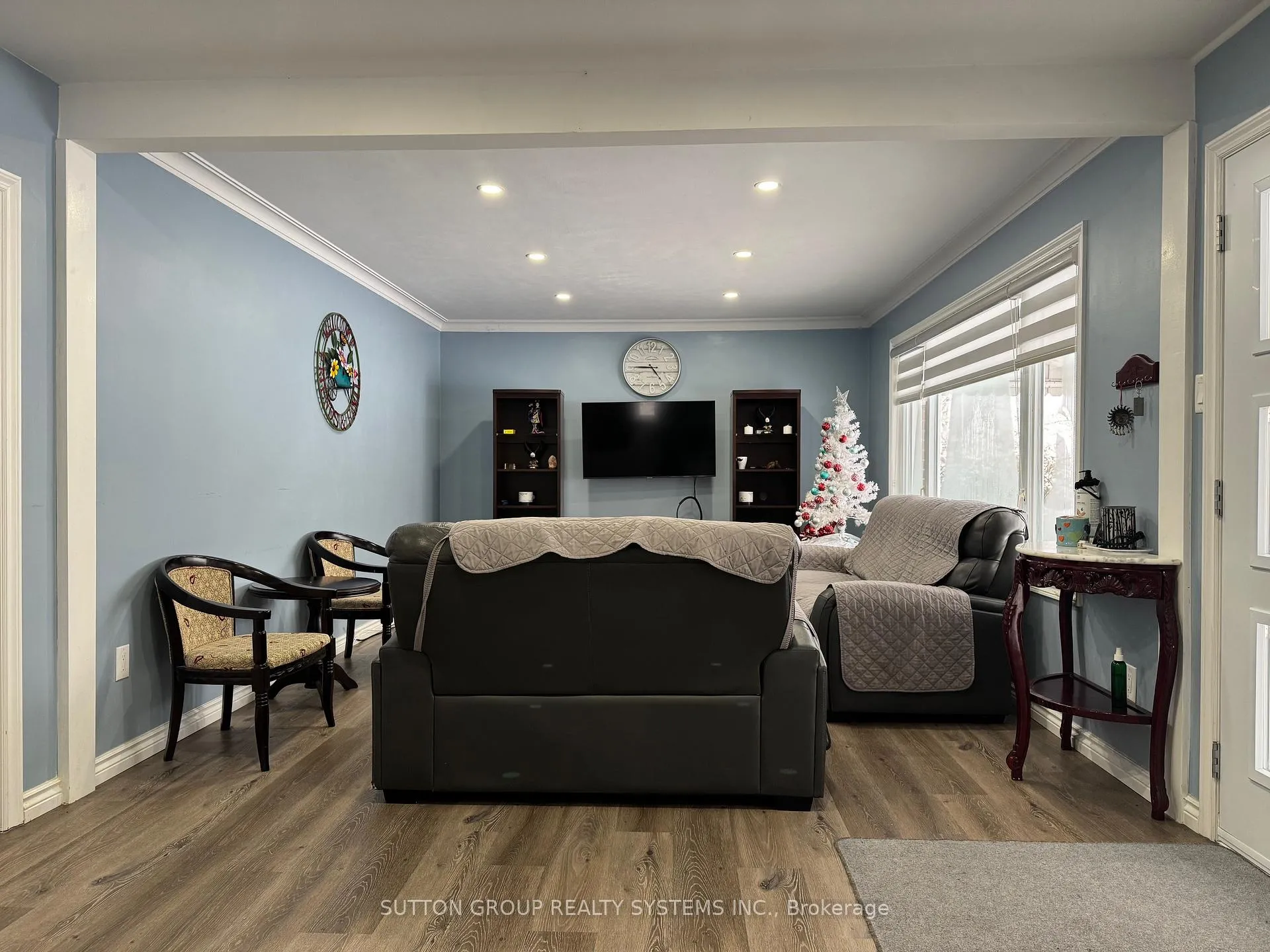 Photo 3 of 1338 Royal Drive, Peterborough, Northcrest Ward 5 — HOMEH