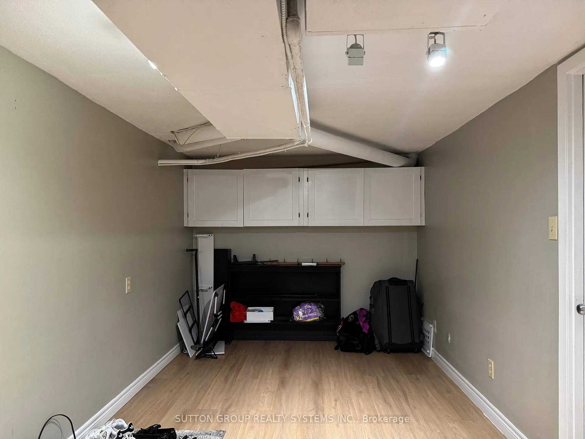 Photo 20 of 1338 Royal Drive, Peterborough, Northcrest Ward 5 — HOMEH