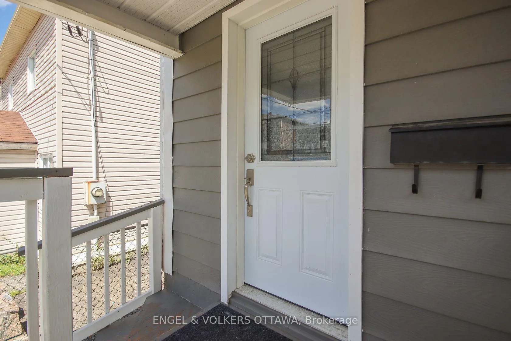 Photo 3 of Unit A, 43 St Charles Street, Ottawa, Vanier — HOMEH