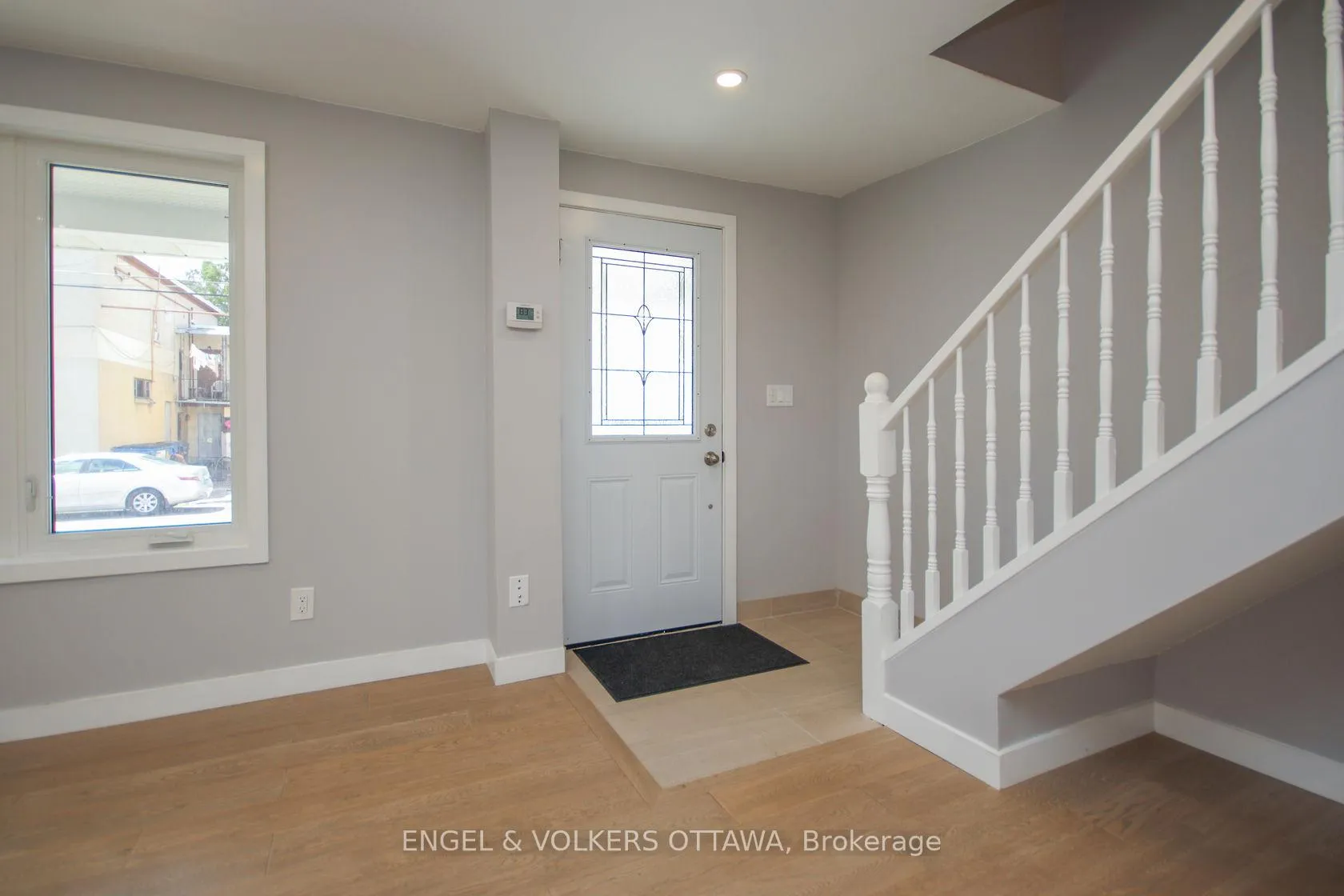 Photo 4 of Unit A, 43 St Charles Street, Ottawa, Vanier — HOMEH