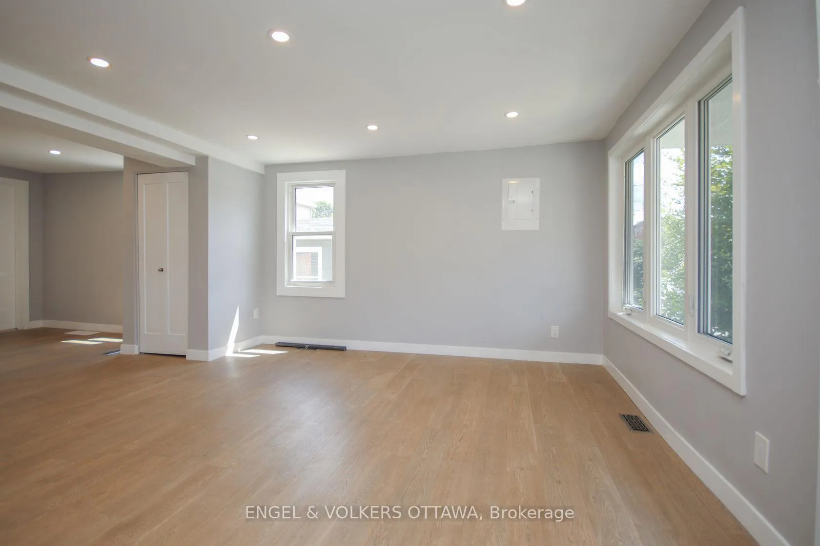 Photo 7 of Unit A, 43 St Charles Street, Ottawa, Vanier — HOMEH