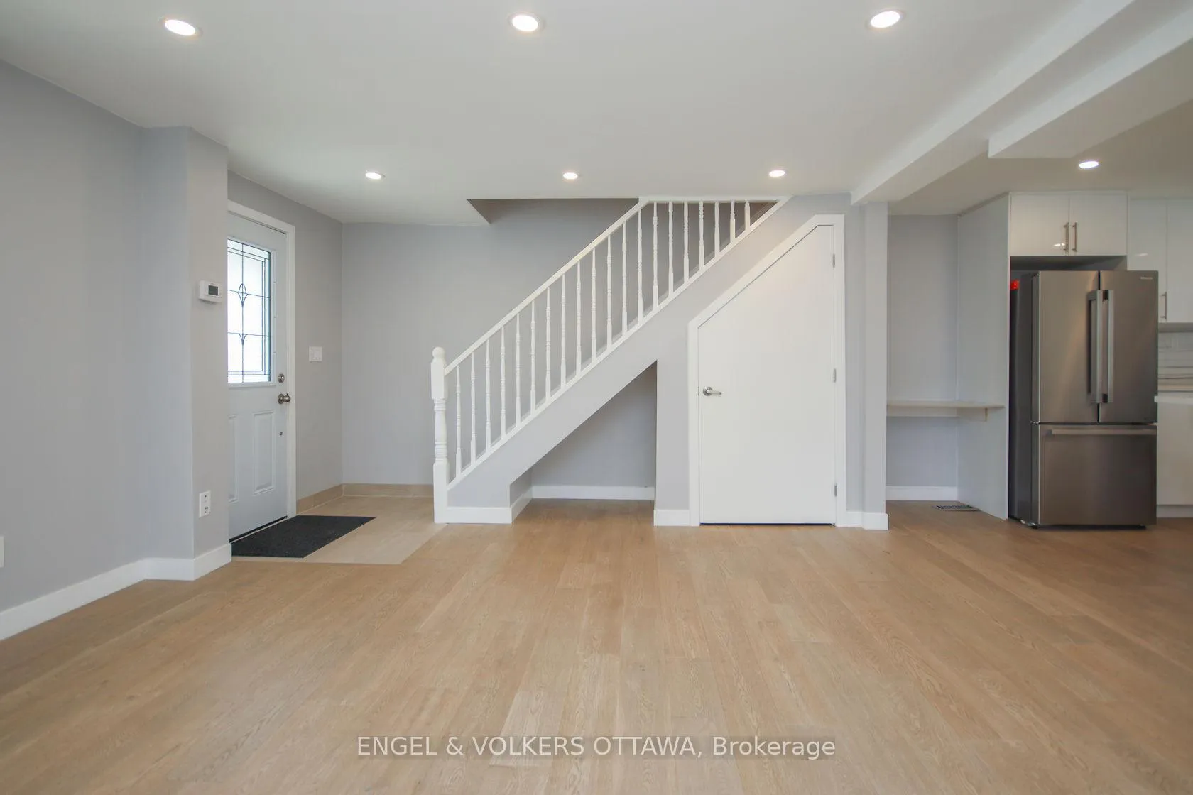 Photo 8 of Unit A, 43 St Charles Street, Ottawa, Vanier — HOMEH