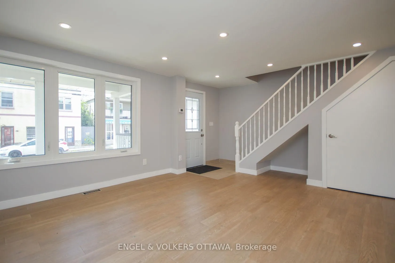 Photo 9 of Unit A, 43 St Charles Street, Ottawa, Vanier — HOMEH