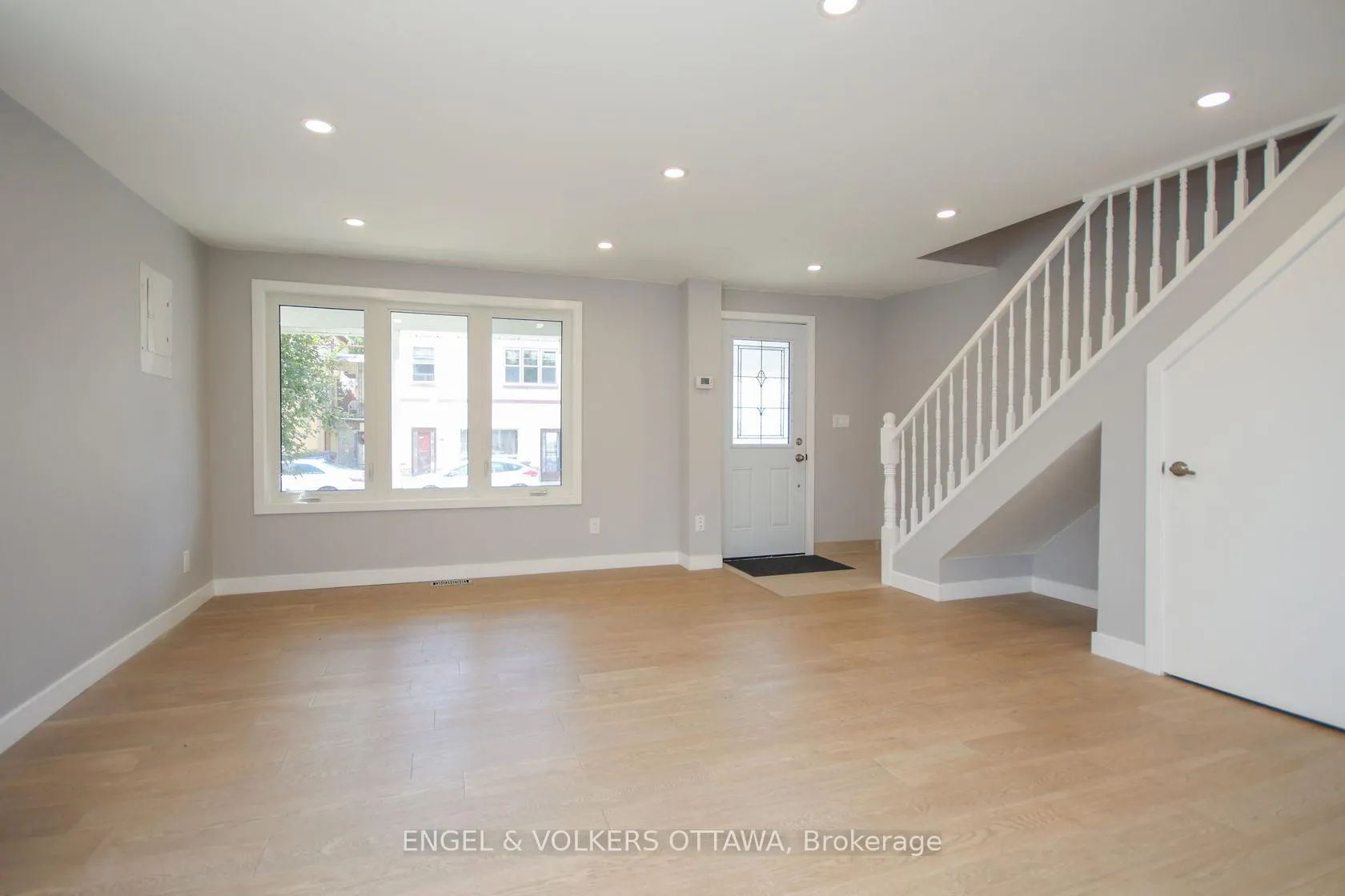 Photo 10 of Unit A, 43 St Charles Street, Ottawa, Vanier — HOMEH