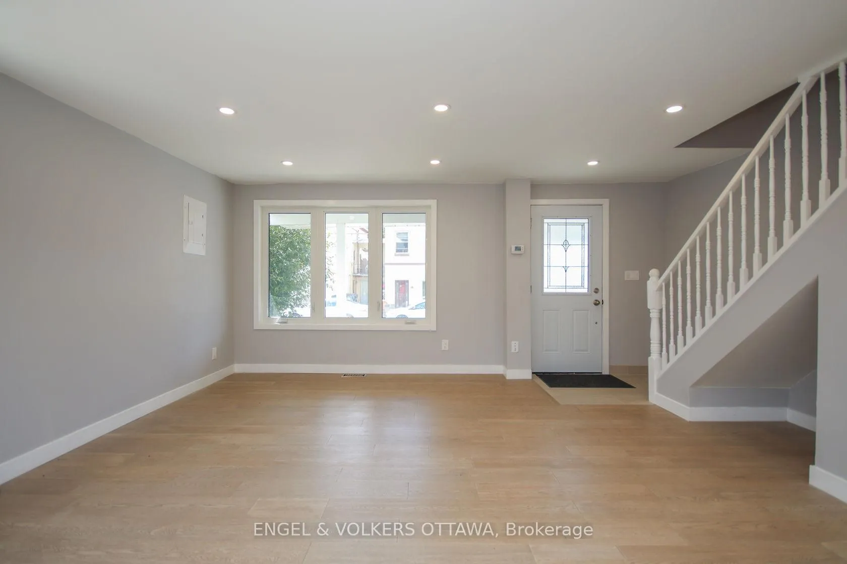 Photo 11 of Unit A, 43 St Charles Street, Ottawa, Vanier — HOMEH