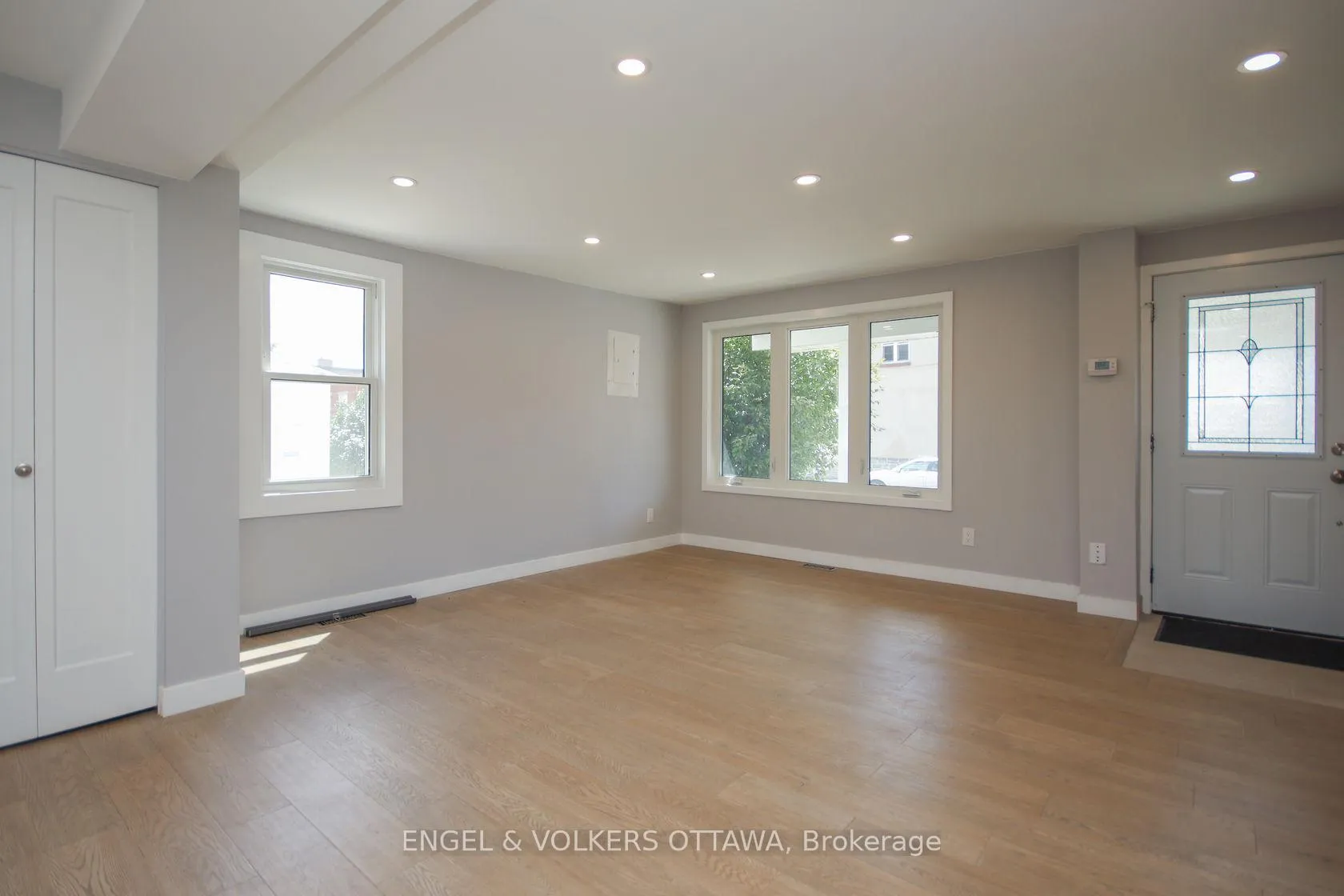 Photo 12 of Unit A, 43 St Charles Street, Ottawa, Vanier — HOMEH