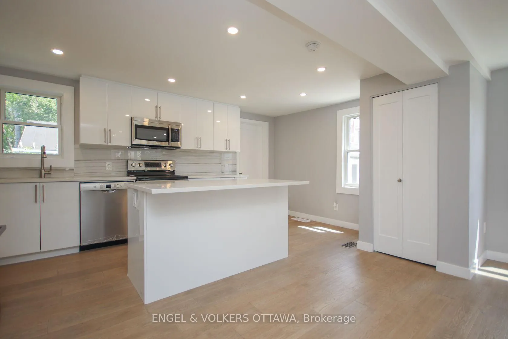 Photo 13 of Unit A, 43 St Charles Street, Ottawa, Vanier — HOMEH