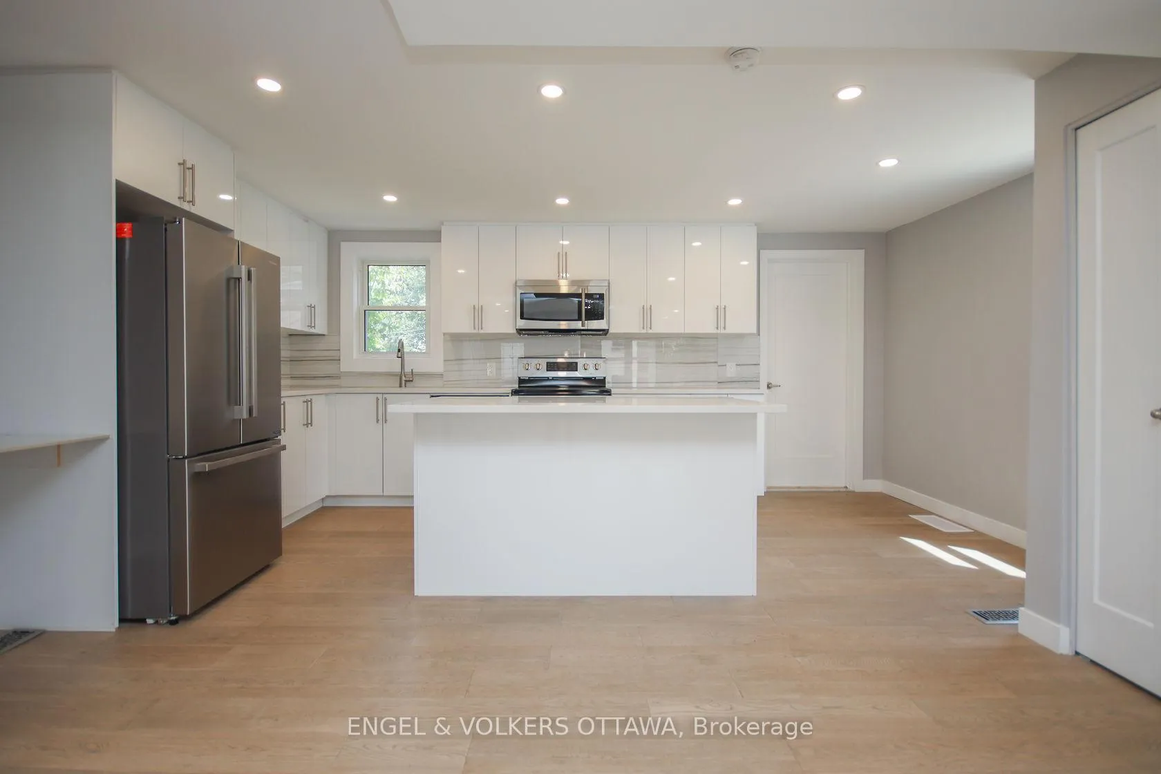 Photo 14 of Unit A, 43 St Charles Street, Ottawa, Vanier — HOMEH