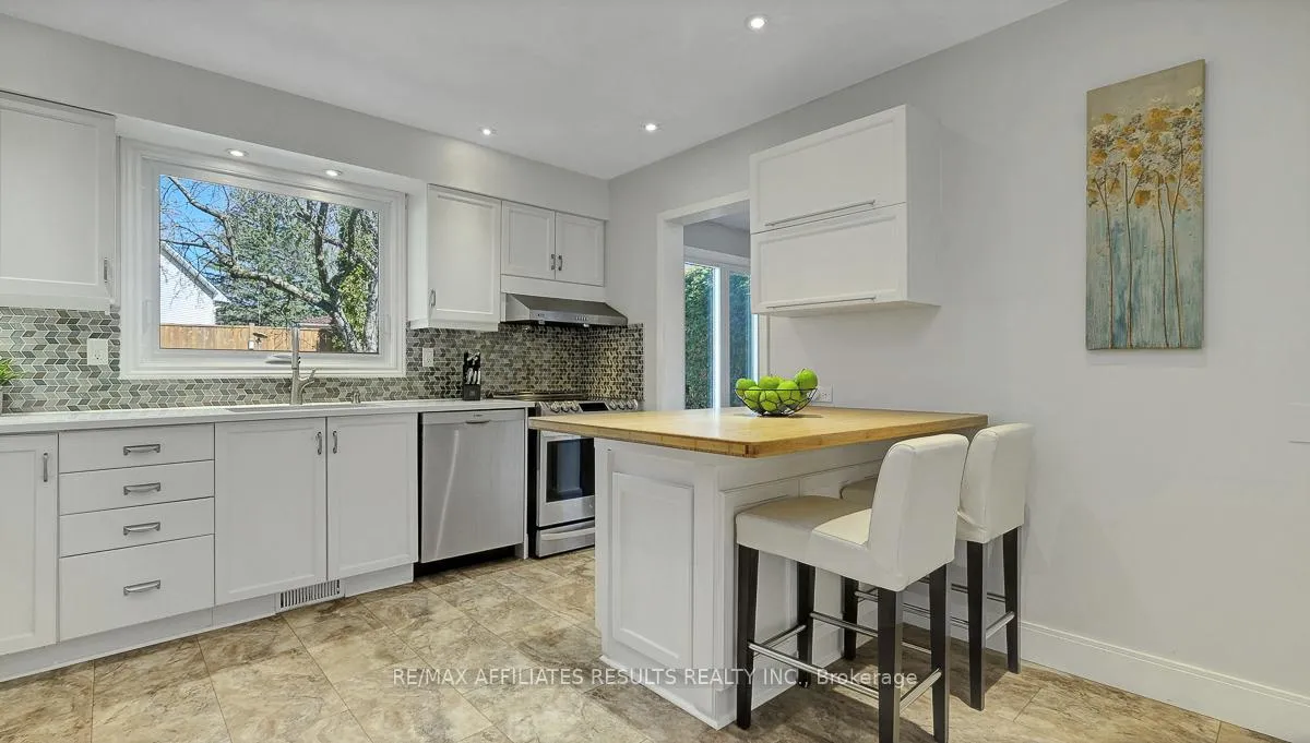 Photo 11 of 13 Redfox Place, Ottawa, Kanata - Bridlewood — HOMEH