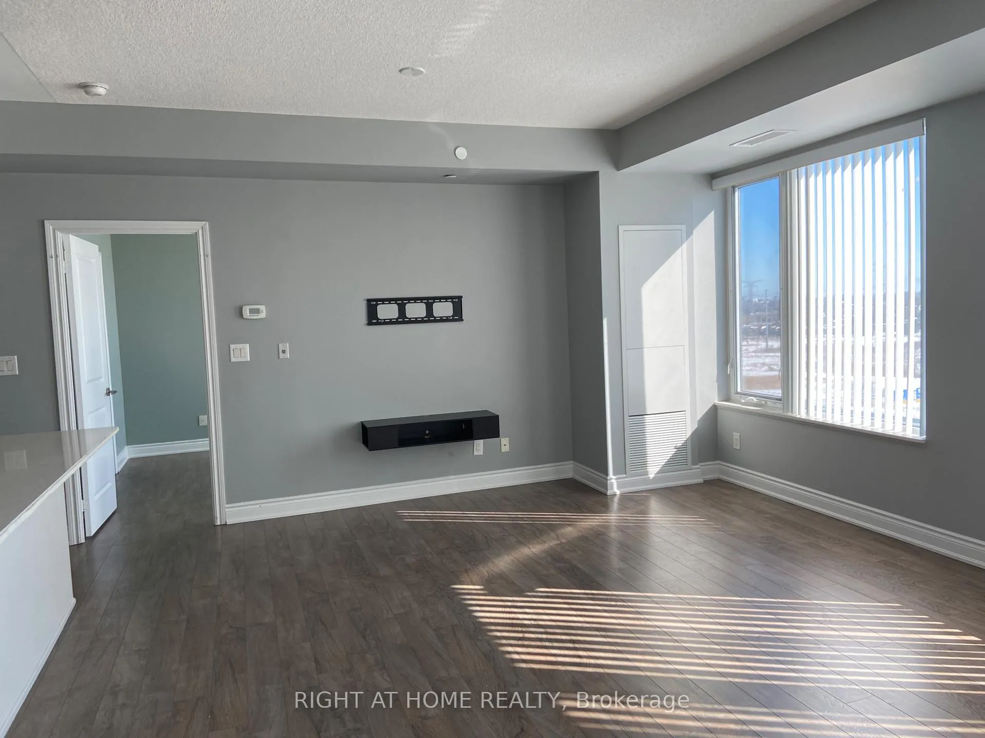 Photo 6 of Unit 1016, 277 South Park Road, Markham, Commerce Valley — HOMEH